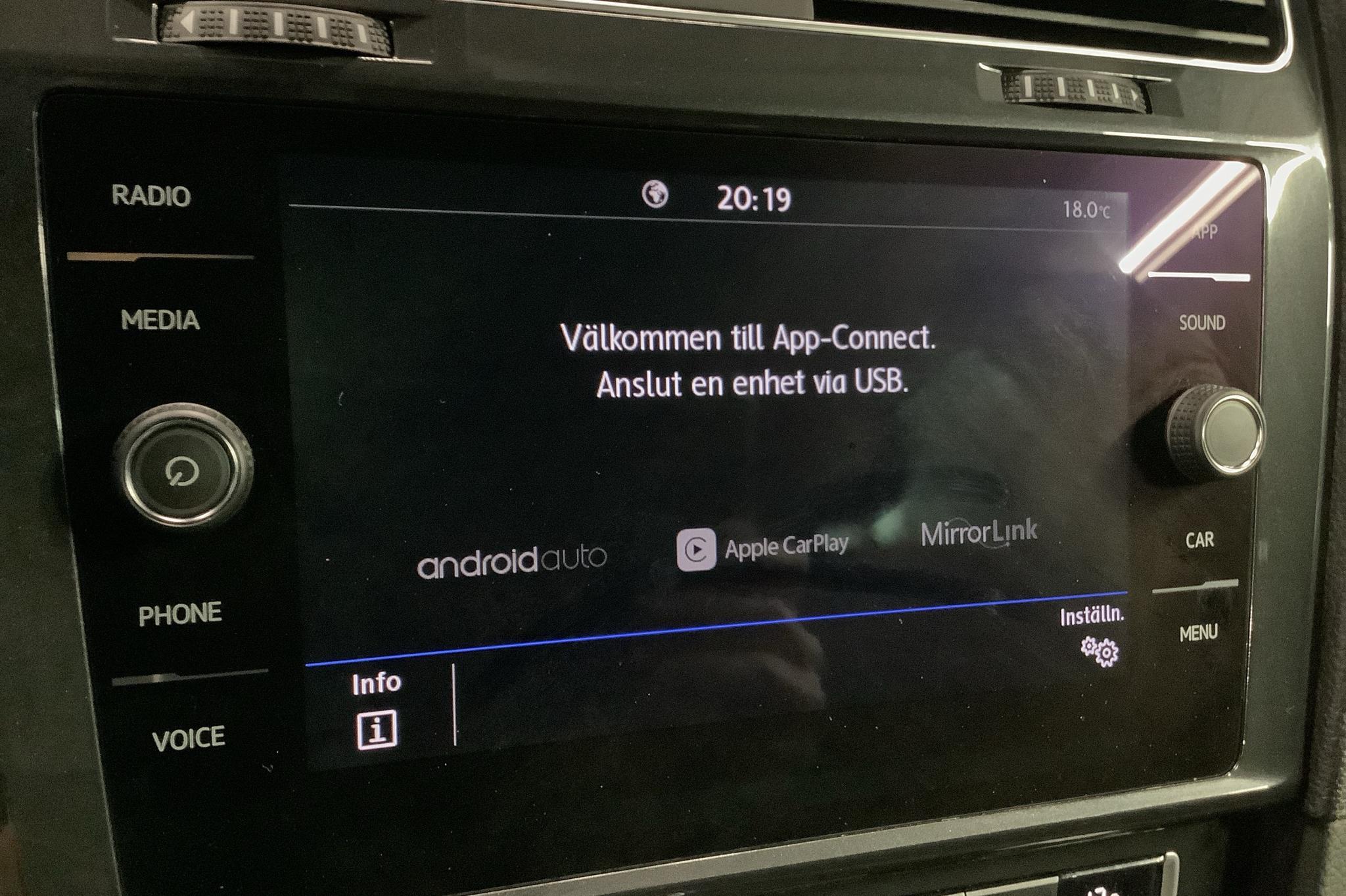 VW Golf VII 1.5 TGI Sportscombi (130hk) - 17 470 km - Automatyczna - biały - 2020