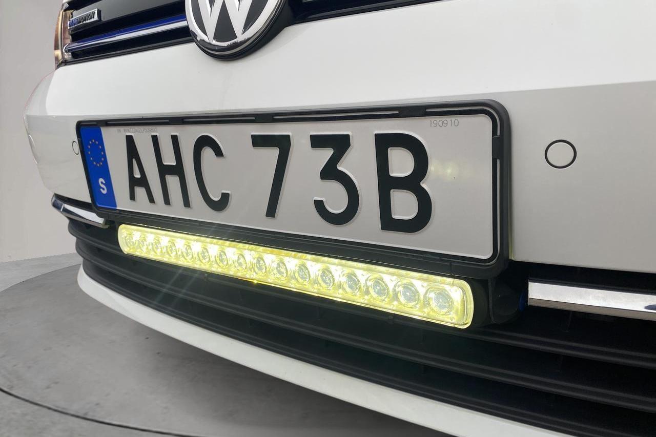 VW Golf VII 1.5 TGI Sportscombi (130hk) - 17 470 km - Automatyczna - biały - 2020