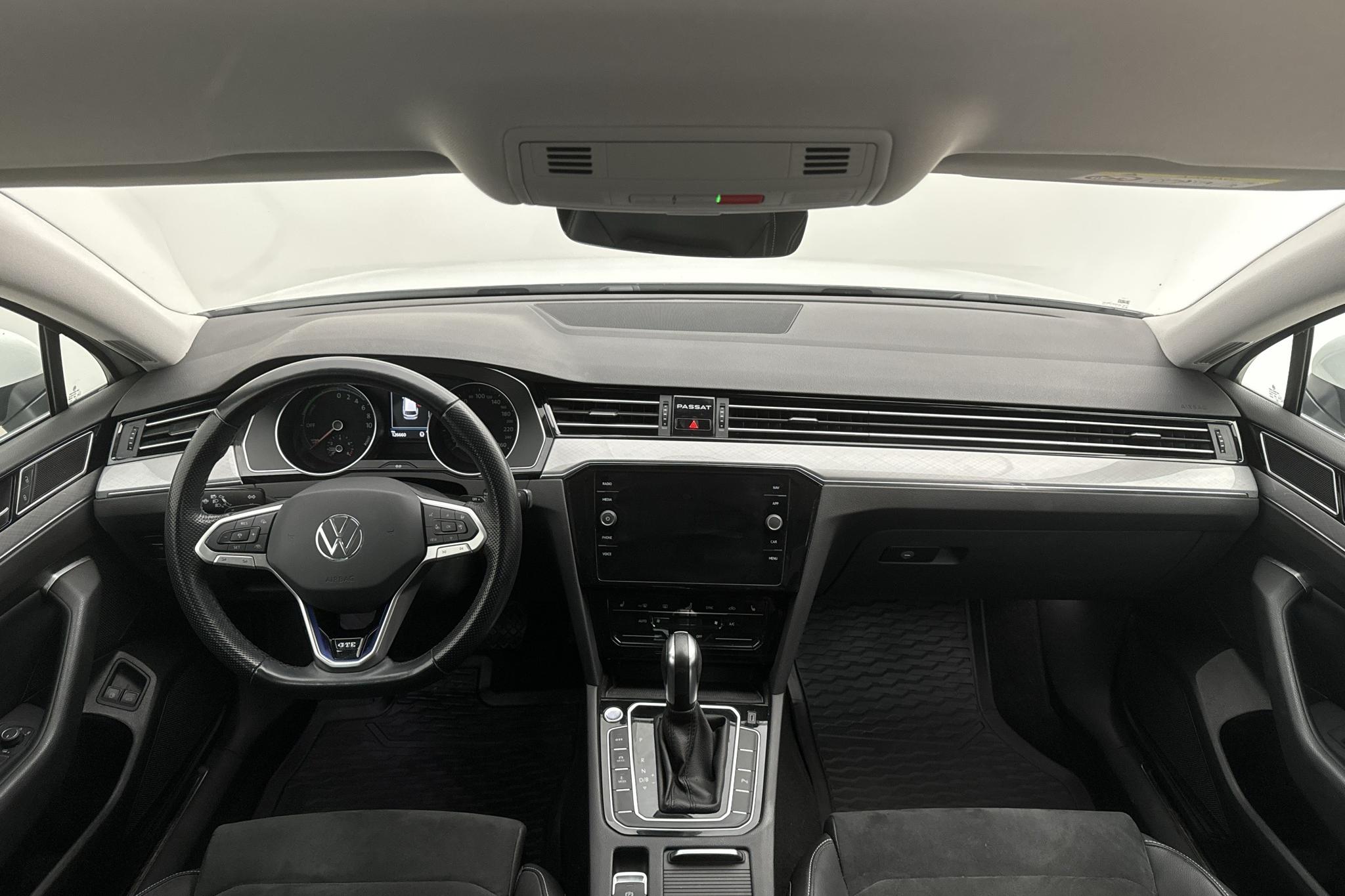 VW Passat 1.4 GTE Sportscombi (218hk) - 126 660 km - Automatyczna - biały - 2021