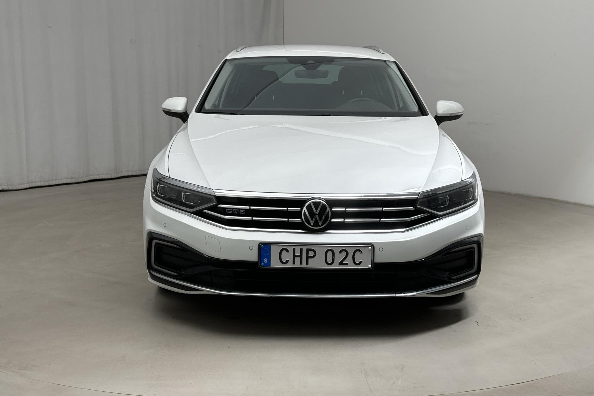 VW Passat 1.4 GTE Sportscombi (218hk) - 126 660 km - Automaattinen - valkoinen - 2021