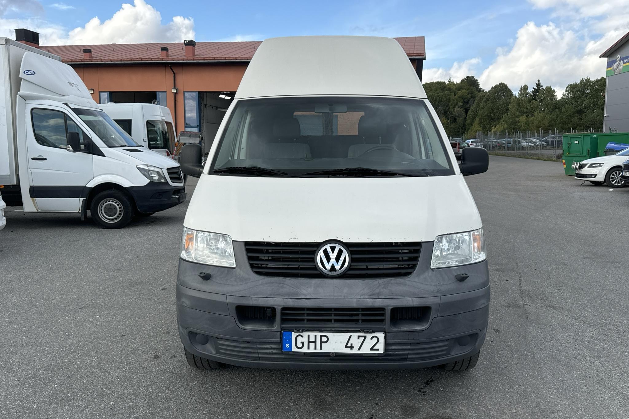 VW Transporter T5 2.5 TDI 4-motion (130hk) - 232 700 km - Manuaalinen - valkoinen - 2008