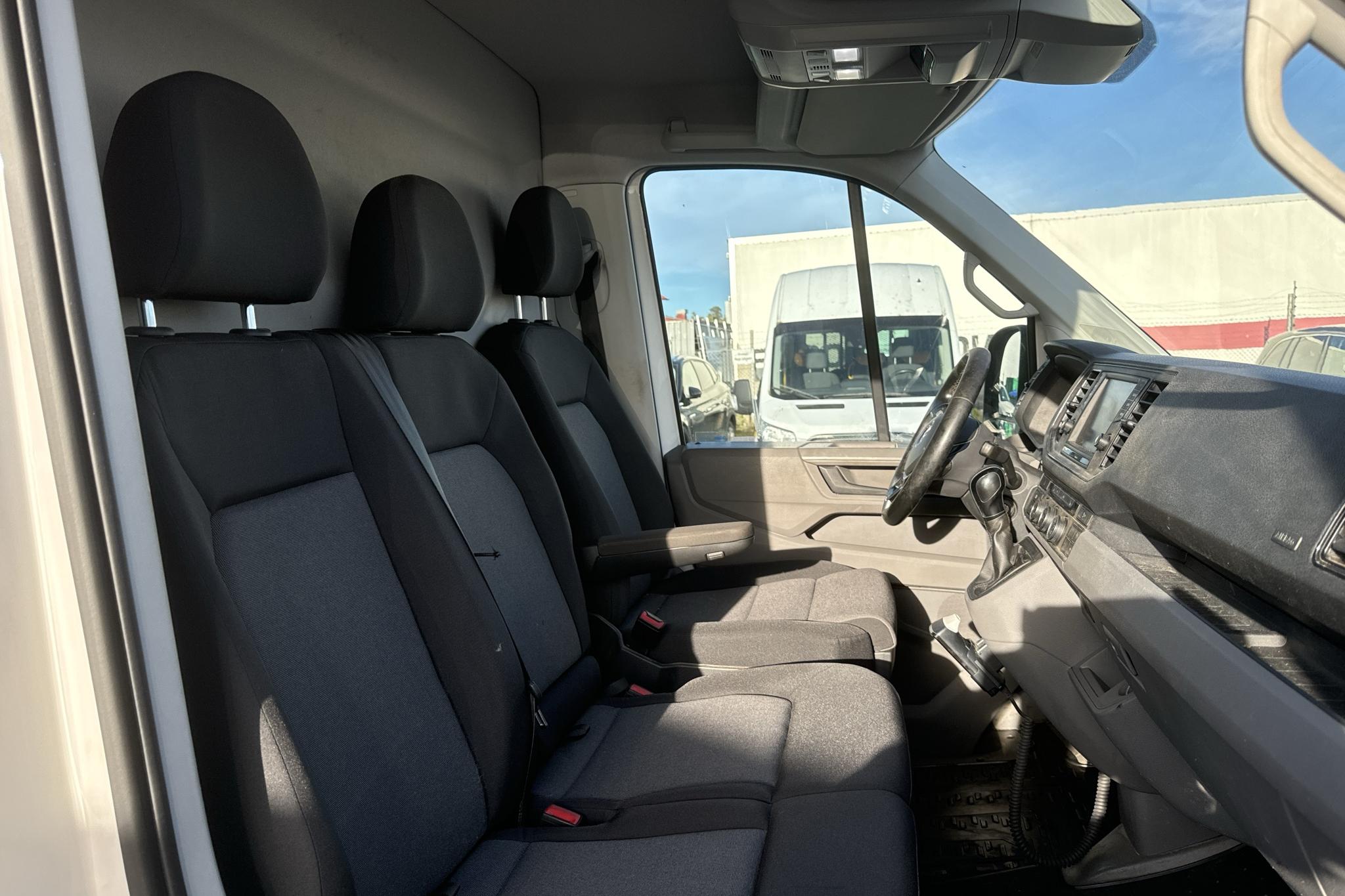 VW Crafter 35 2.0 TDI Skåp (177hk) - 119 650 km - Automatic - white - 2019