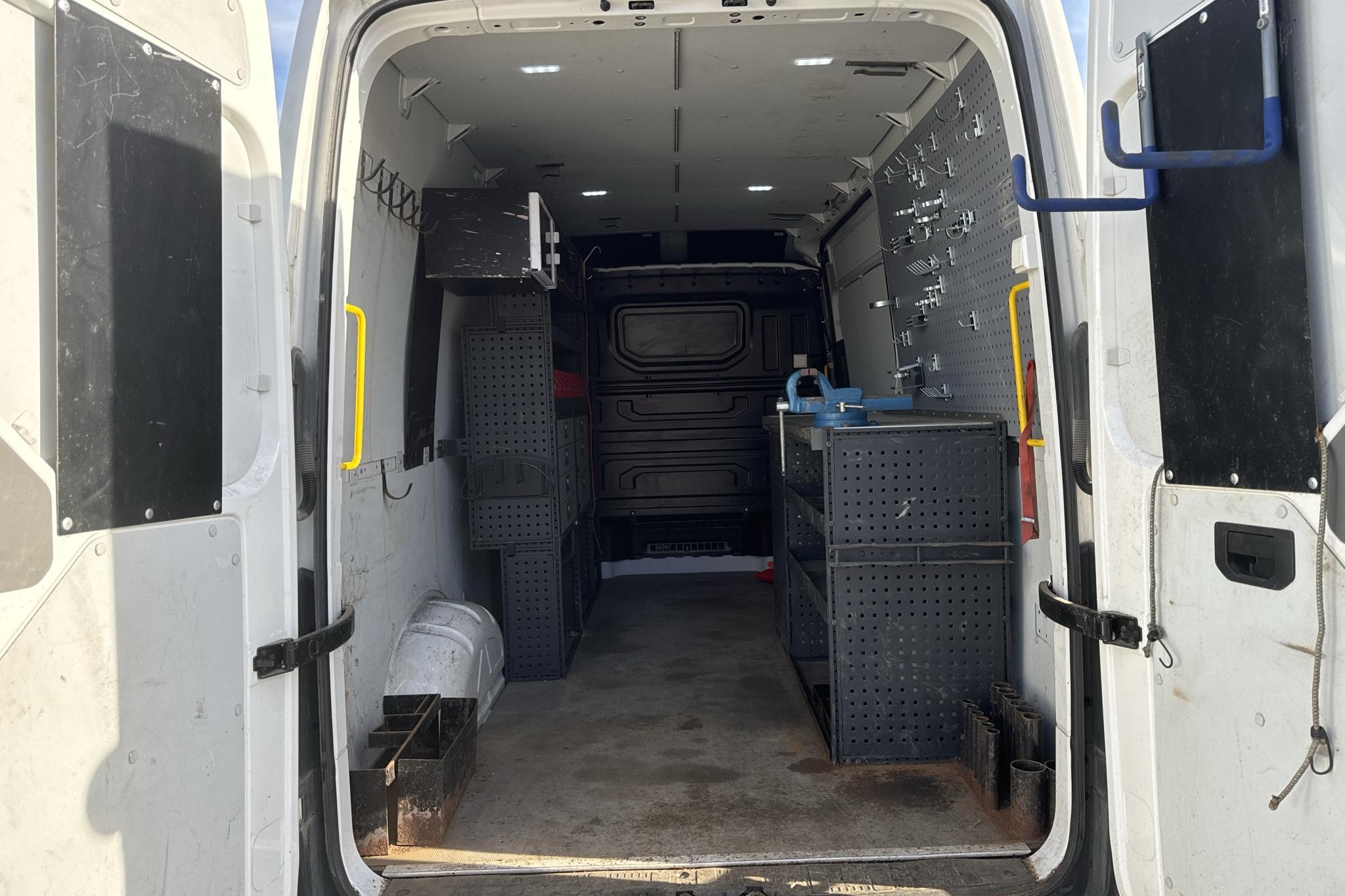 VW Crafter 35 2.0 TDI Skåp (177hk) - 119 650 km - Automaattinen - valkoinen - 2019