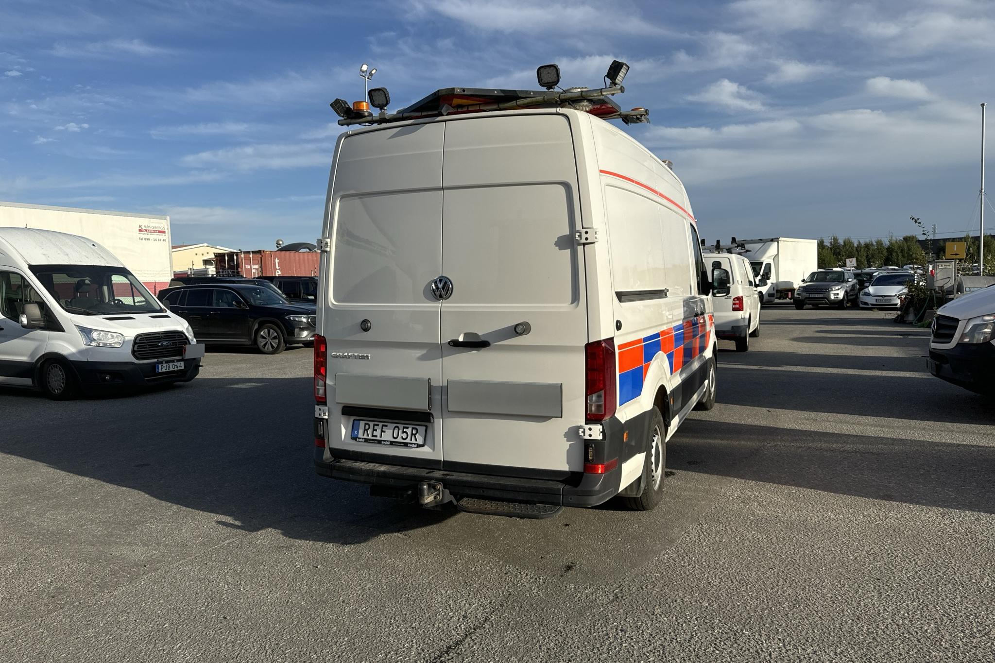 VW Crafter 35 2.0 TDI Skåp (177hk) - 119 650 km - Automatic - white - 2019