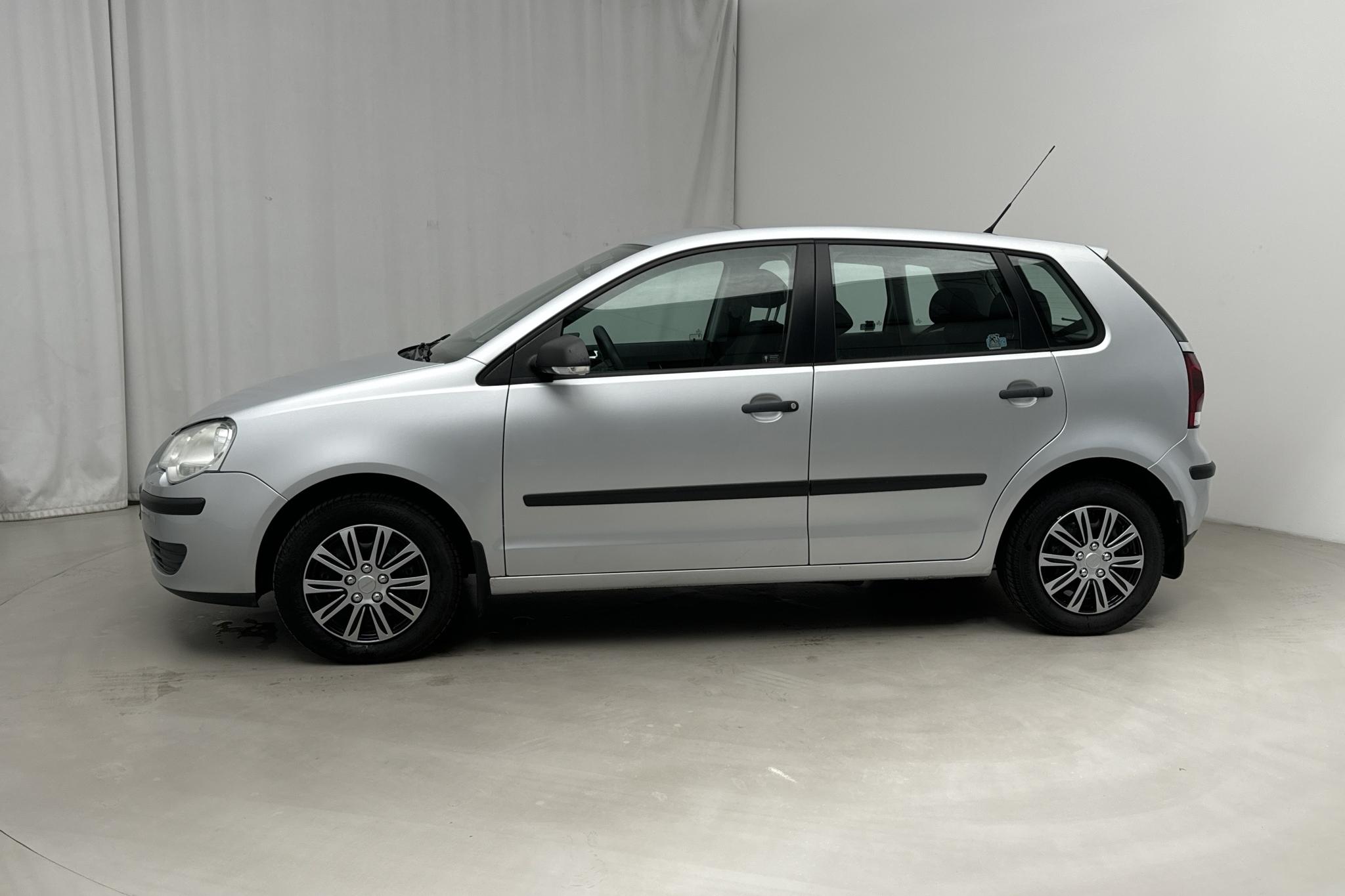 VW Polo 1.4 5dr (75hk) - 93 720 km - Manuaalinen - hopea - 2006