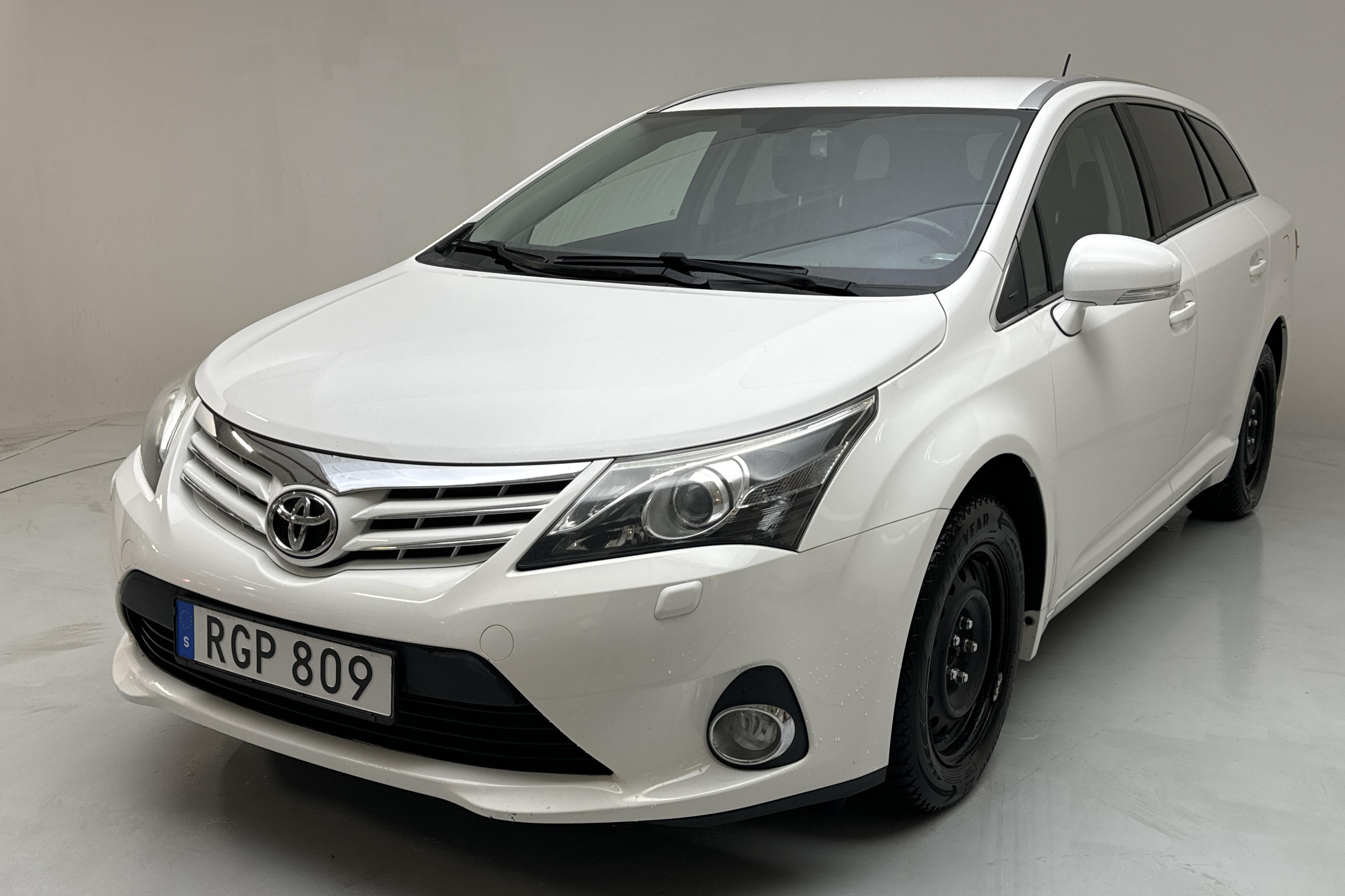 Toyota Avensis 1.8 Kombi (147hk) - 97 680 km - Käsitsi - valge - 2013