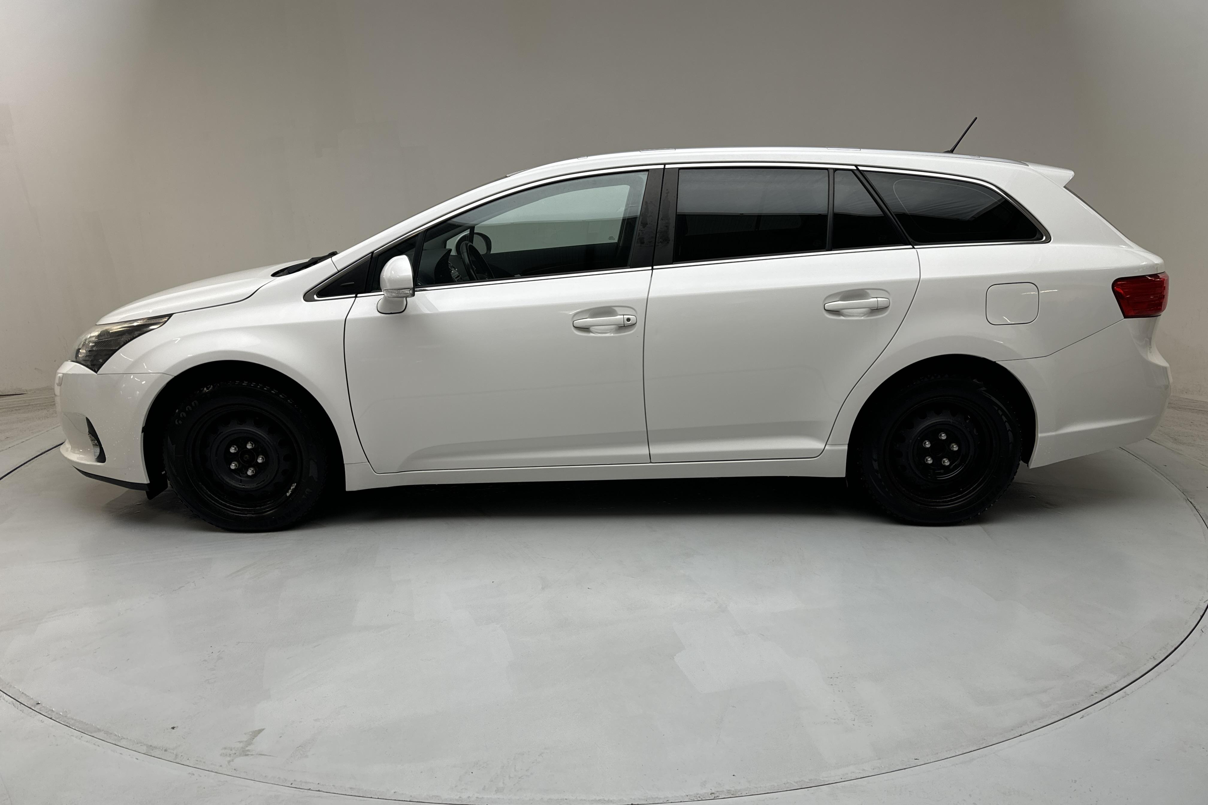 Toyota Avensis 1.8 Kombi (147hk) - 97 680 km - Manuaalinen - valkoinen - 2013