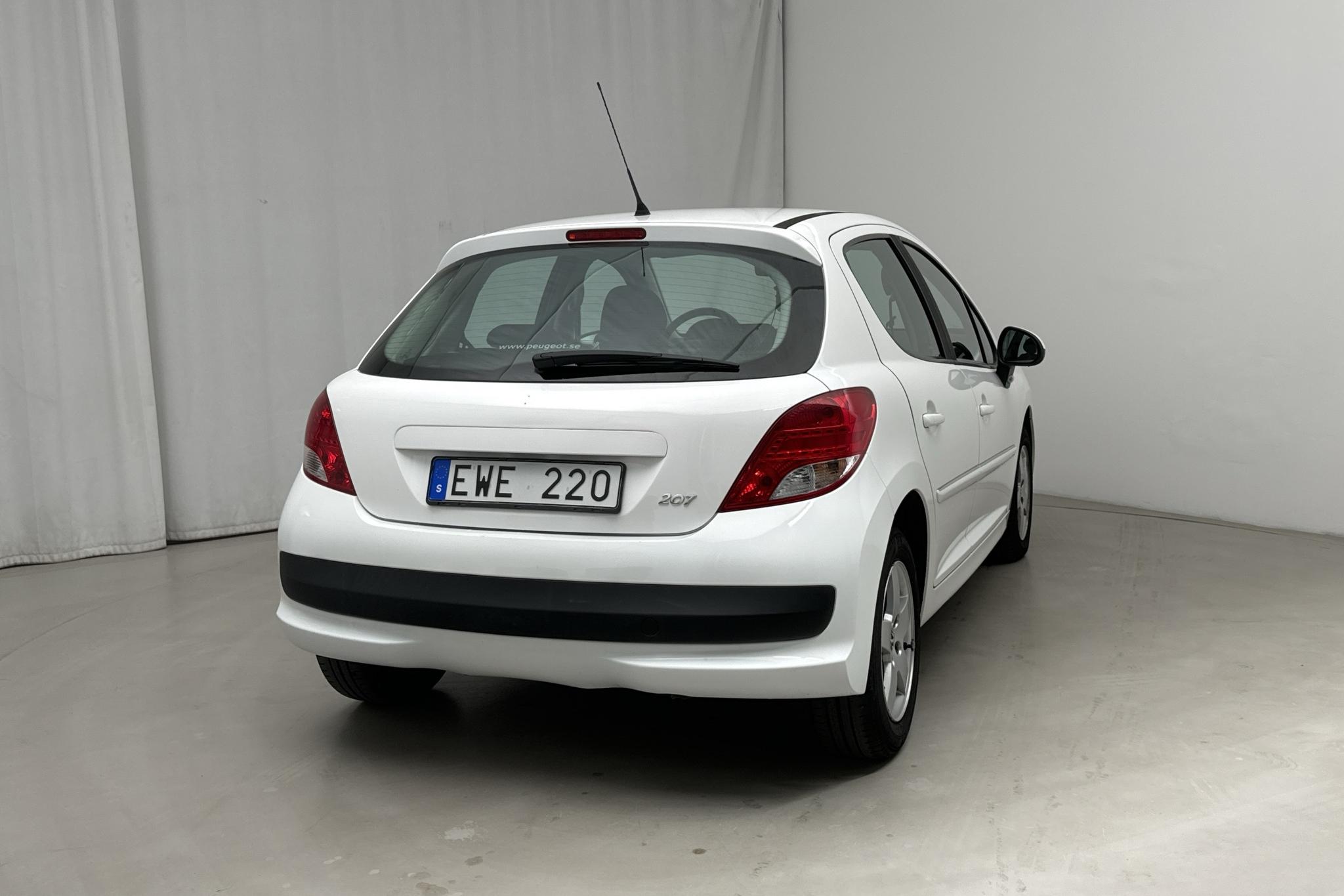 Peugeot 207 1.6 HDi FAP 5dr (92hk) - 129 390 km - Manual - white - 2011