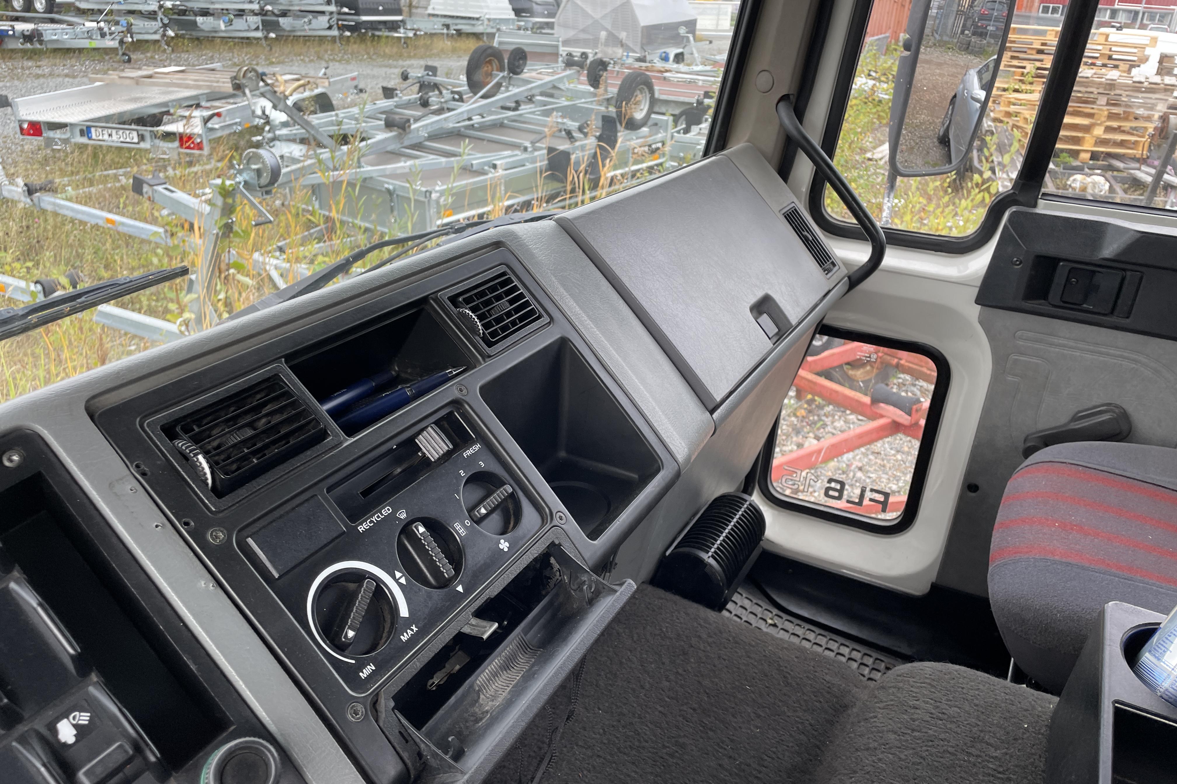 Volvo FL615 - 363 429 km - Manualna - 1995