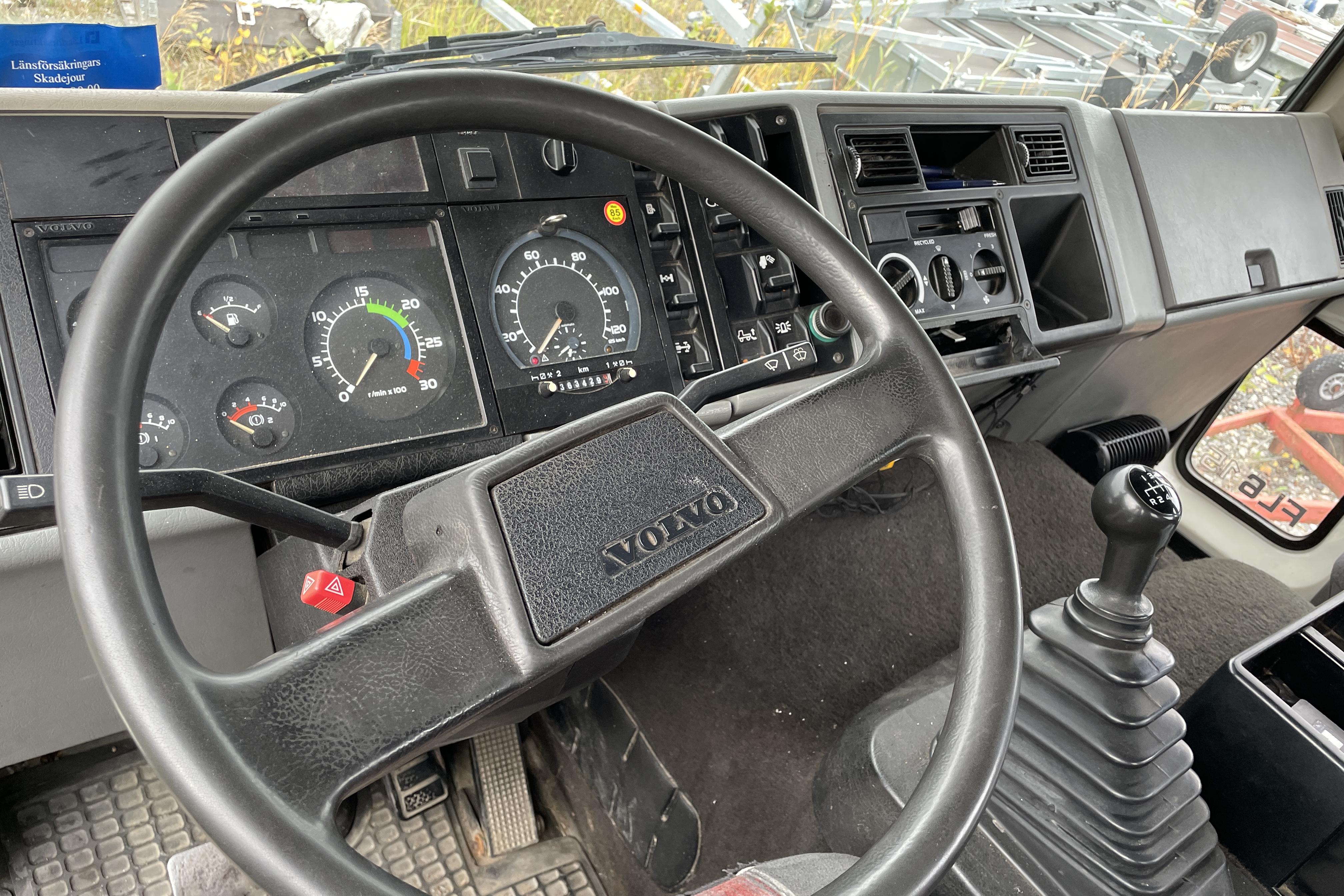 Volvo FL615 - 363 429 km - Manualna - 1995