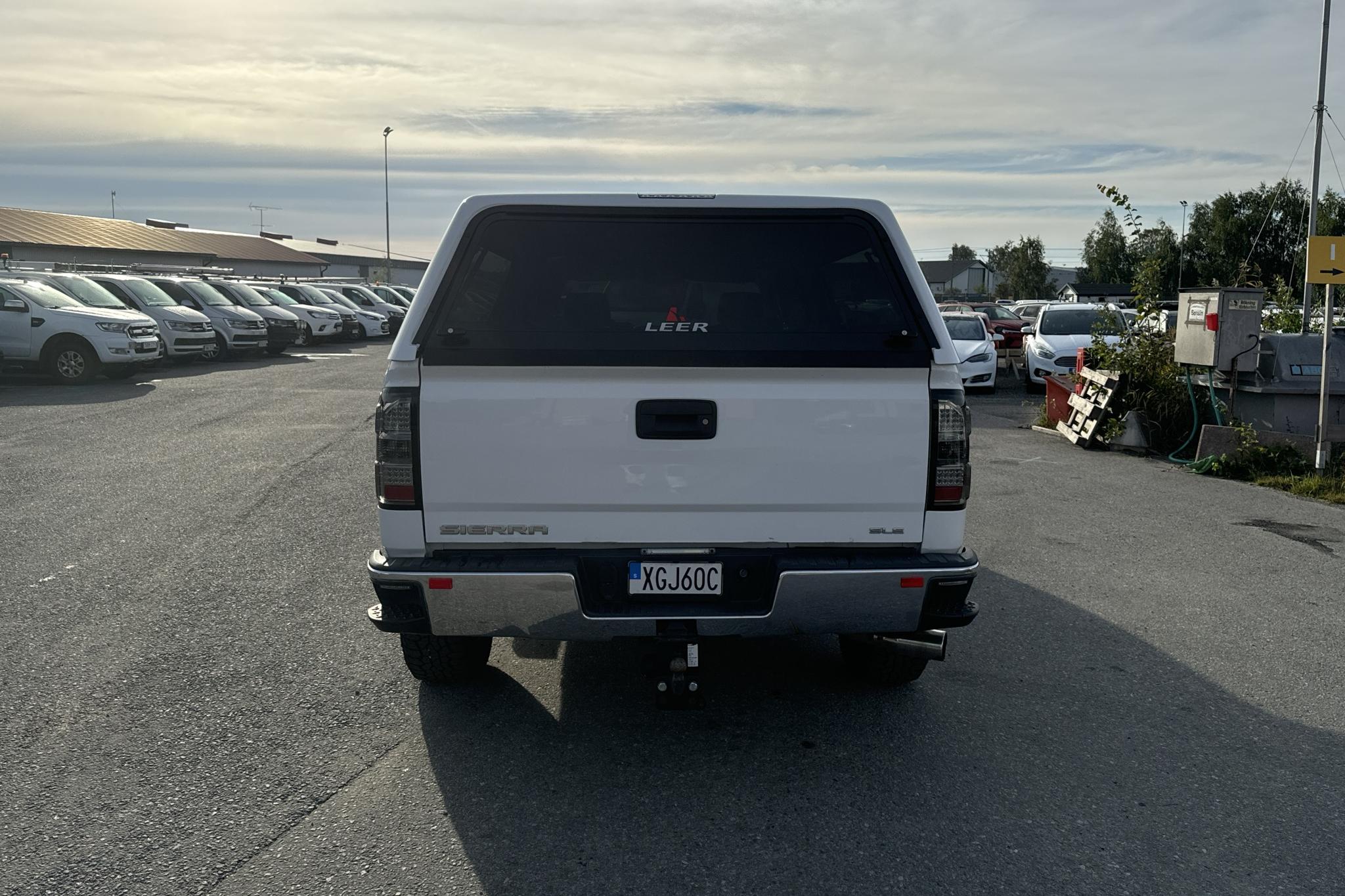 GMC Sierra 1500 Crew Cab (360hk) - 93 840 km - Automatyczna - biały - 2017