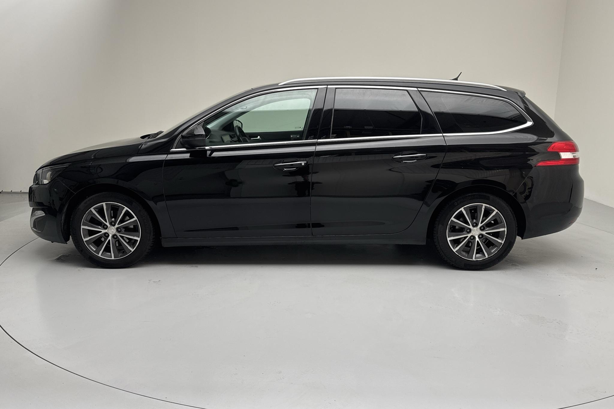 Peugeot 308 SW PureTech (130hk) - 124 360 km - Käsitsi - must - 2015