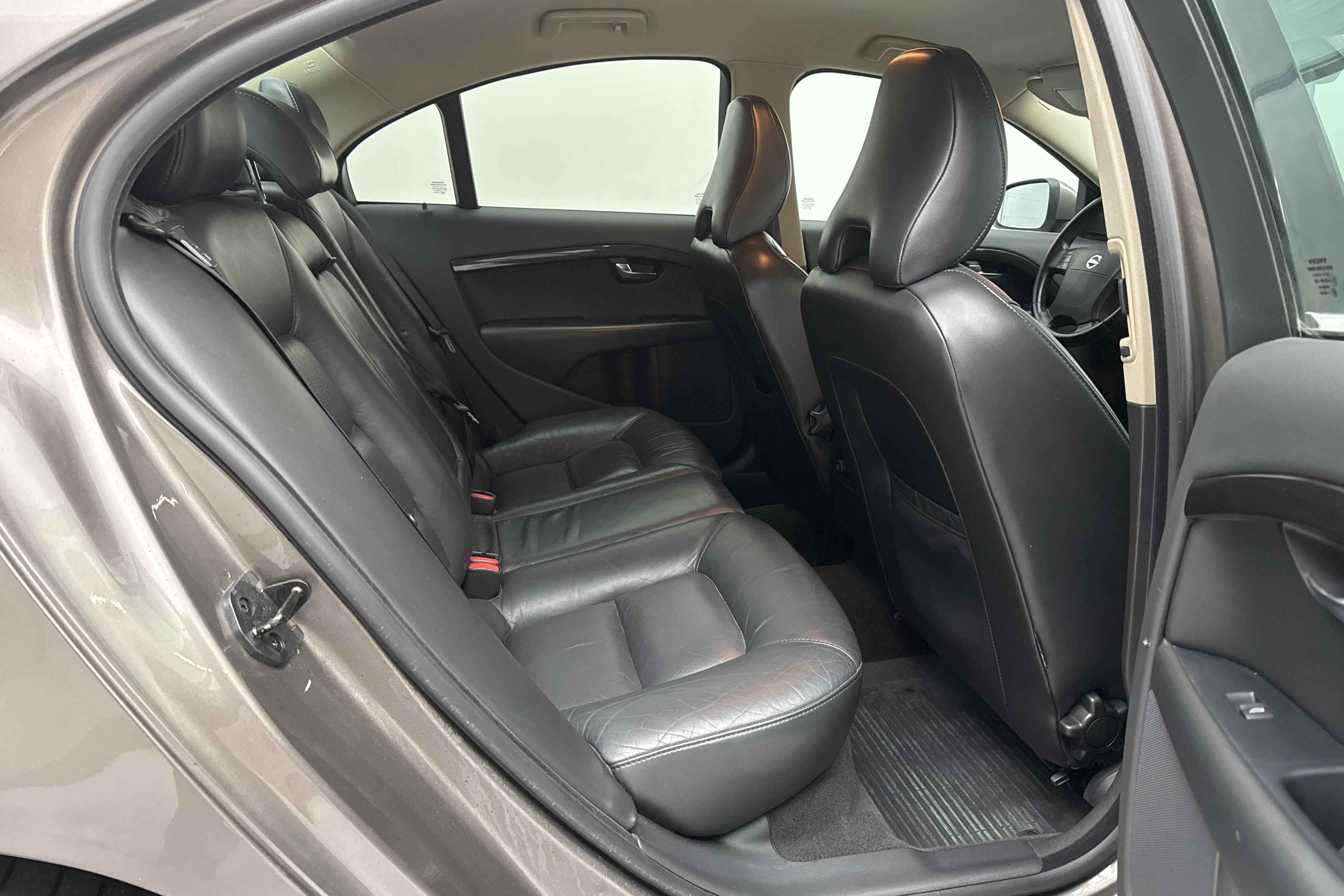 Volvo S80 2.4D (163hk) - 183 950 km - Käsitsi - hall - 2007