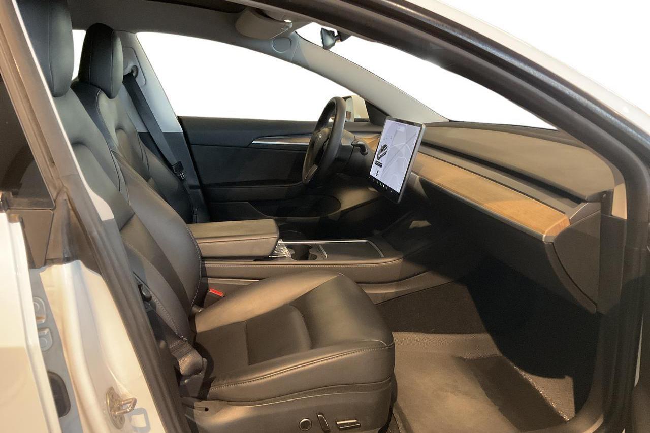 Tesla Model 3 Standard Range RWD - 68 130 km - Automaatne - valge - 2021