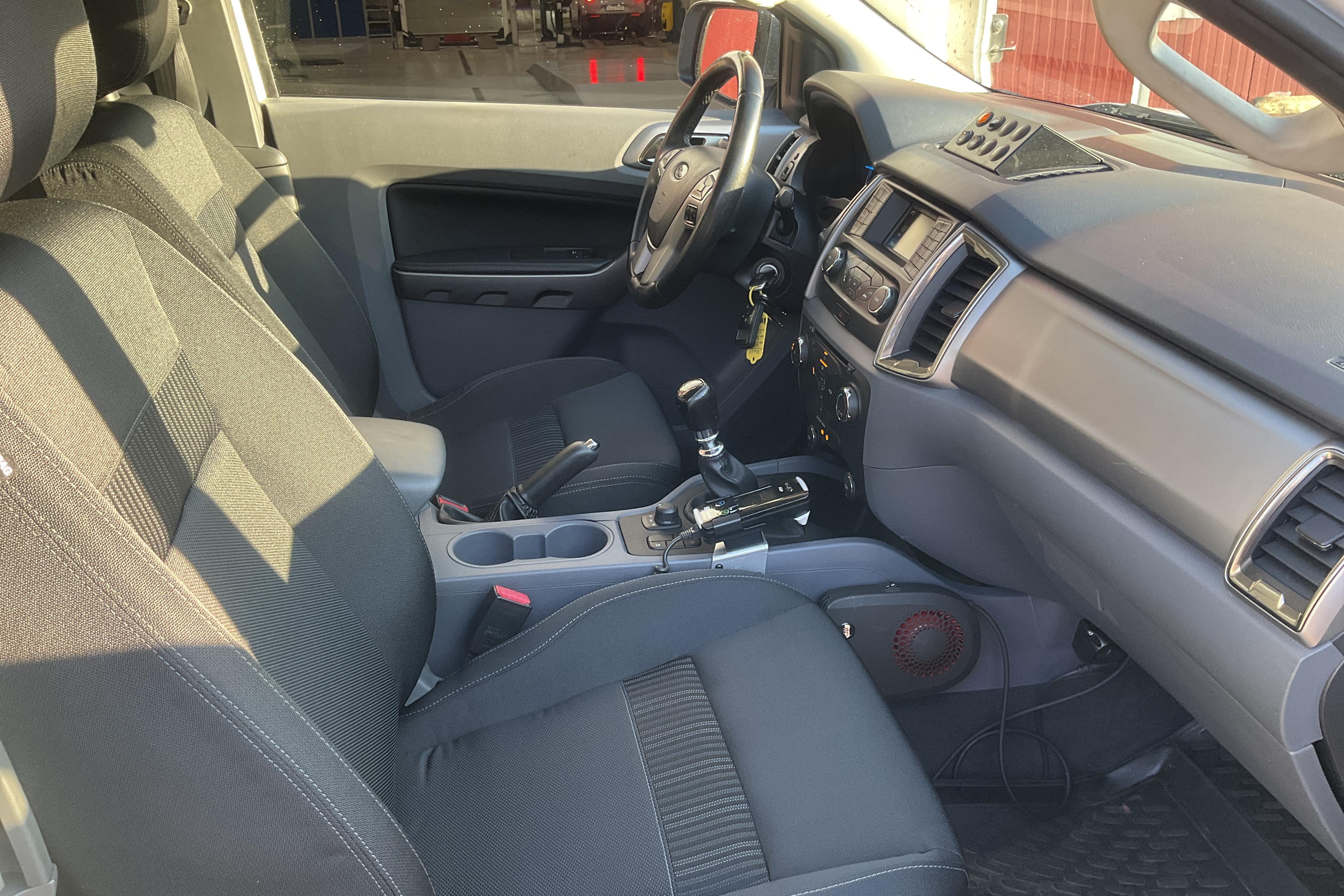 Ford Ranger 2.2 TDCi 4WD (160hk) - 98 040 km - Manualna - biały - 2018