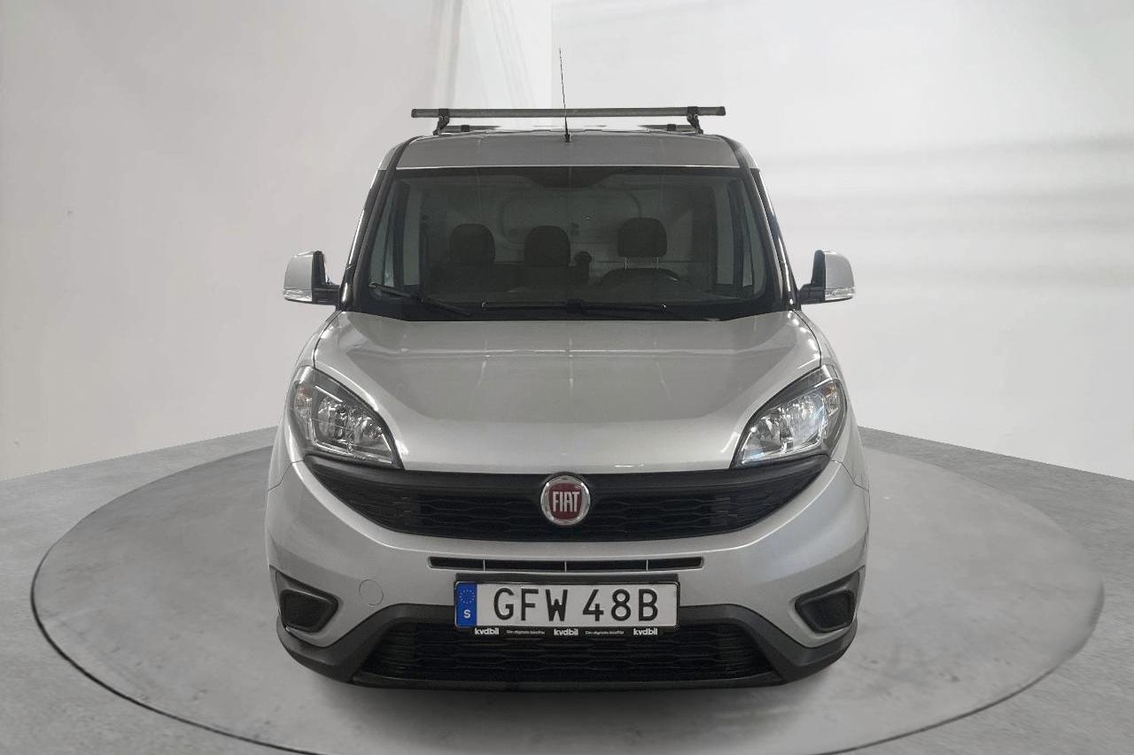 Fiat Doblo Cargo 1.6 MJT (105hk) - 81 240 km - Manualna - szary - 2020