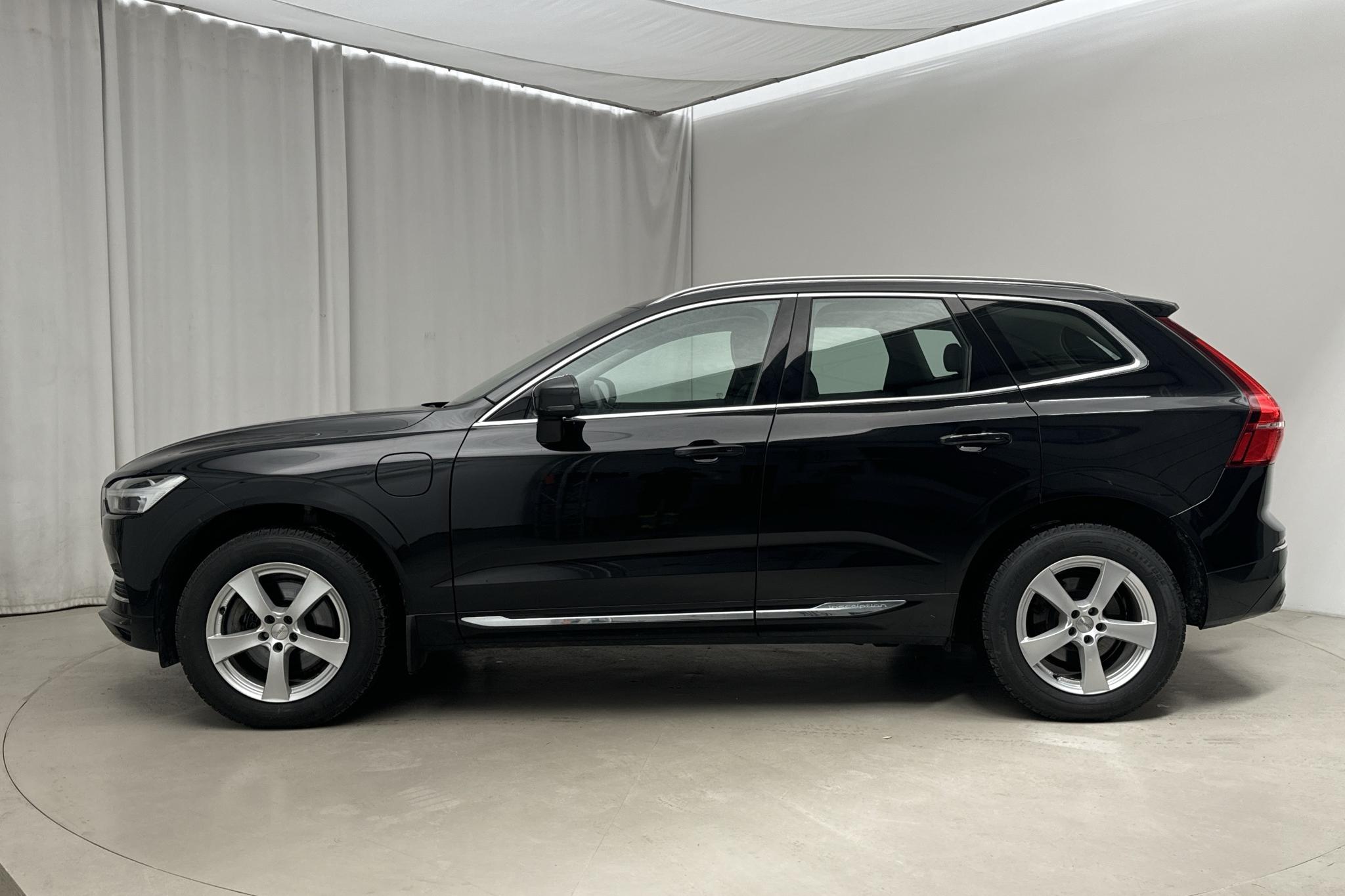 Volvo XC60 T8 AWD Recharge (390hk) - 8 541 mil - Automat - svart - 2019