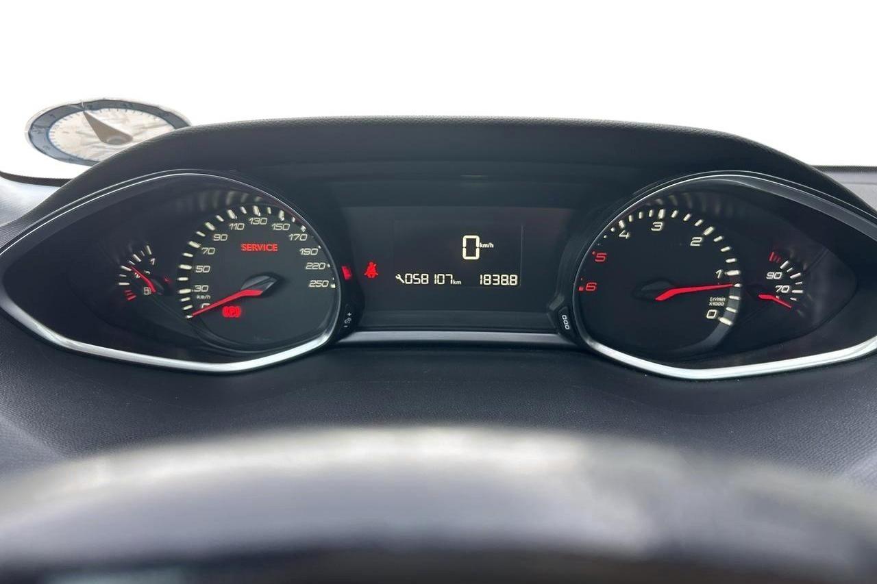 Peugeot 308 SW BlueHDi (100hk) - 58 110 km - Manualna - biały - 2015