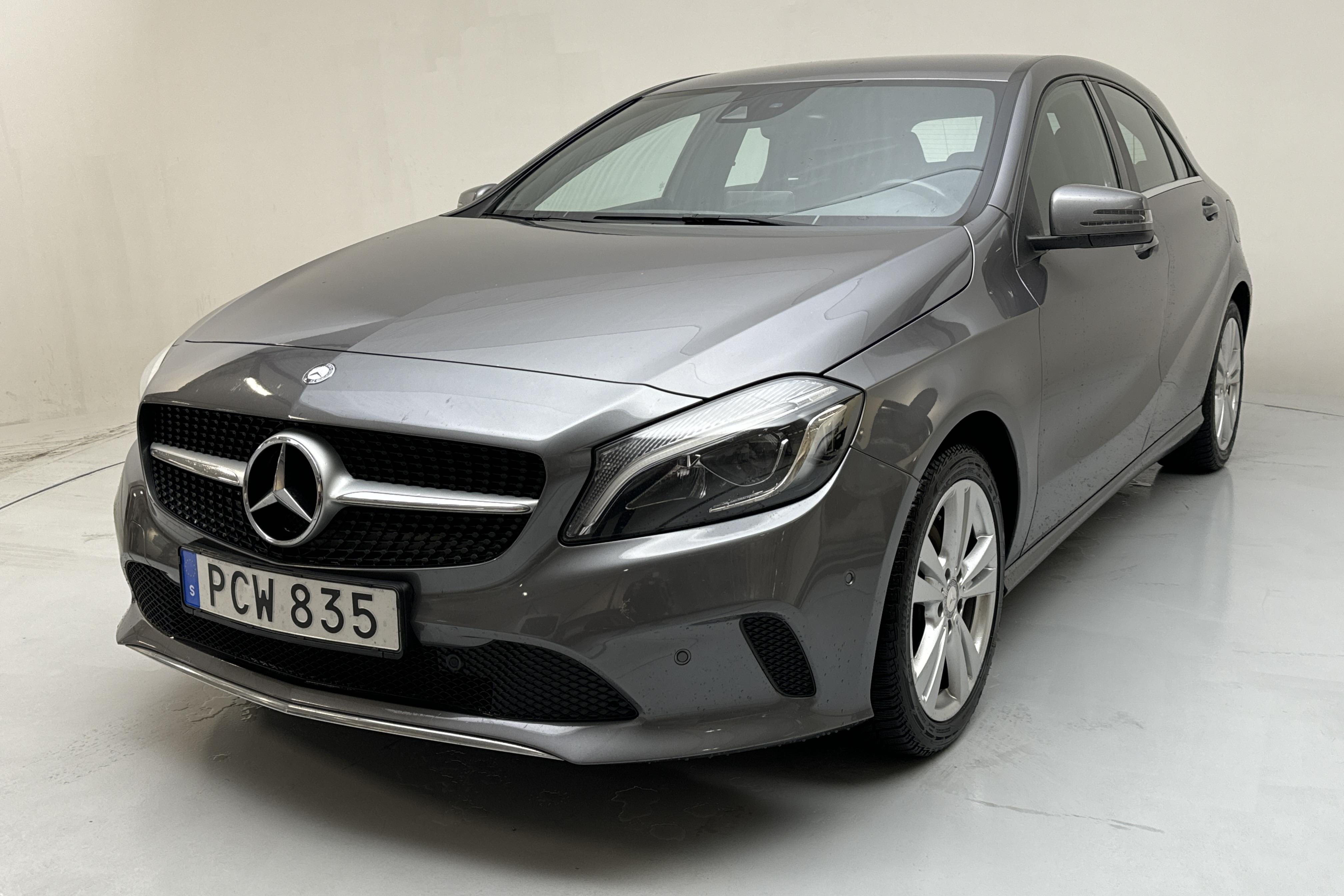 Mercedes A 180 5dr W176 (122hk) - 168 530 km - Manualna - Dark Grey - 2017