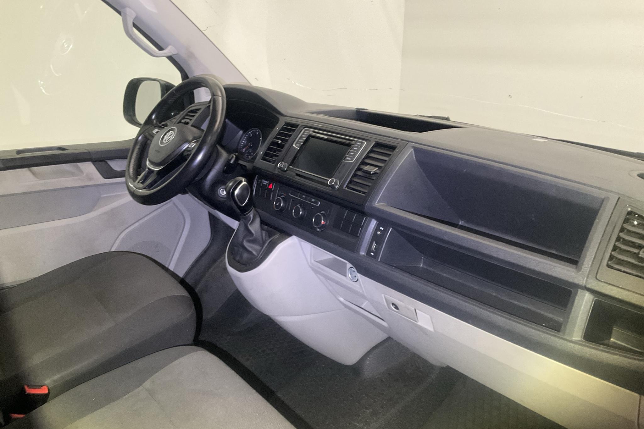 VW Transporter T6 2.0 TDI BMT (204hk) - 14 543 mil - Automat - svart - 2019