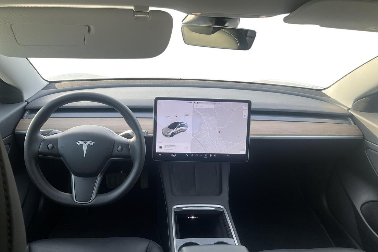 Tesla Model 3 Standard Range RWD - 89 610 km - Automatic - white - 2021