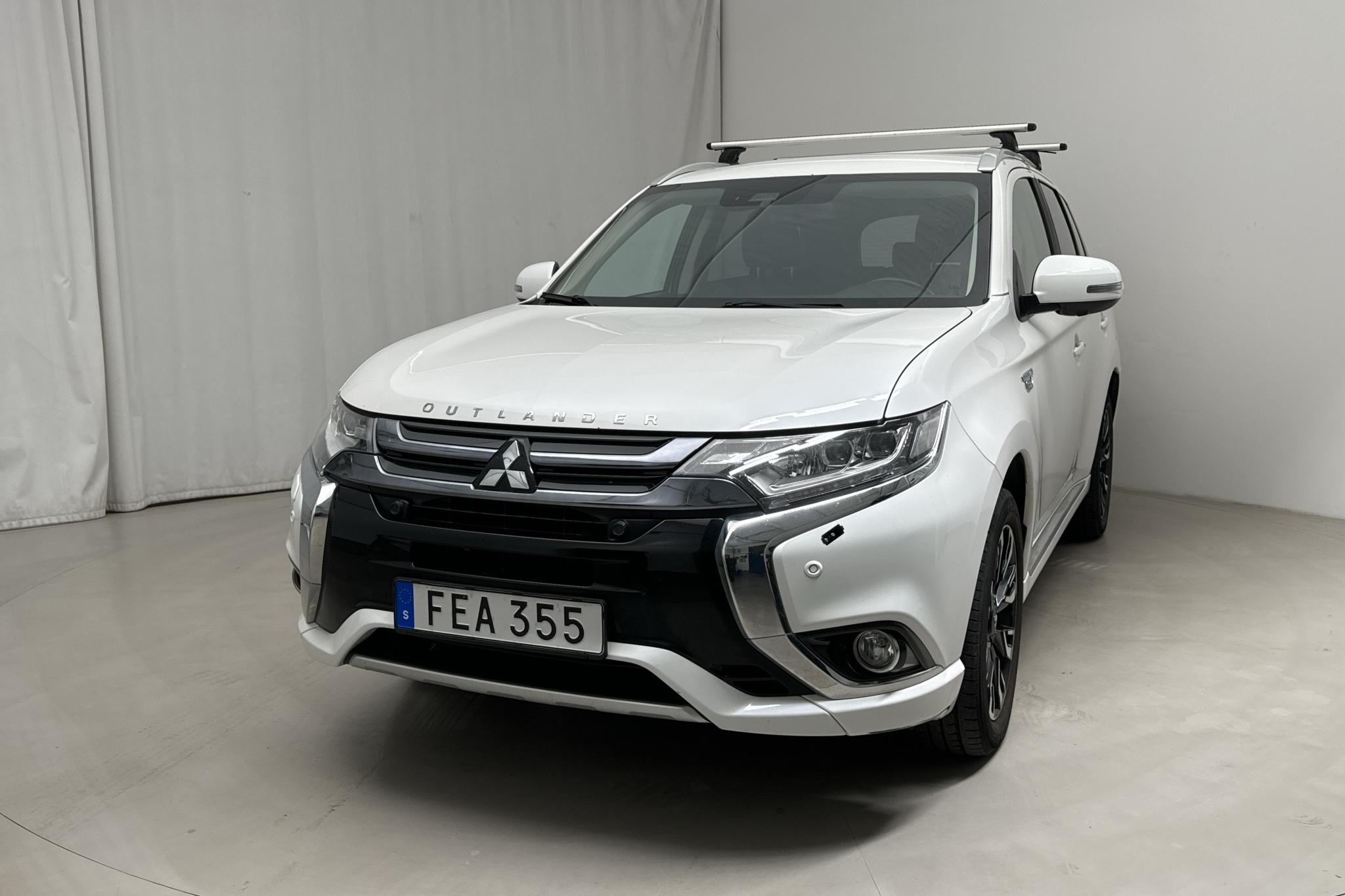 Mitsubishi Outlander 2.0 Plug-in Hybrid 4WD (121hk) - 112 120 km - Automaatne - valge - 2018