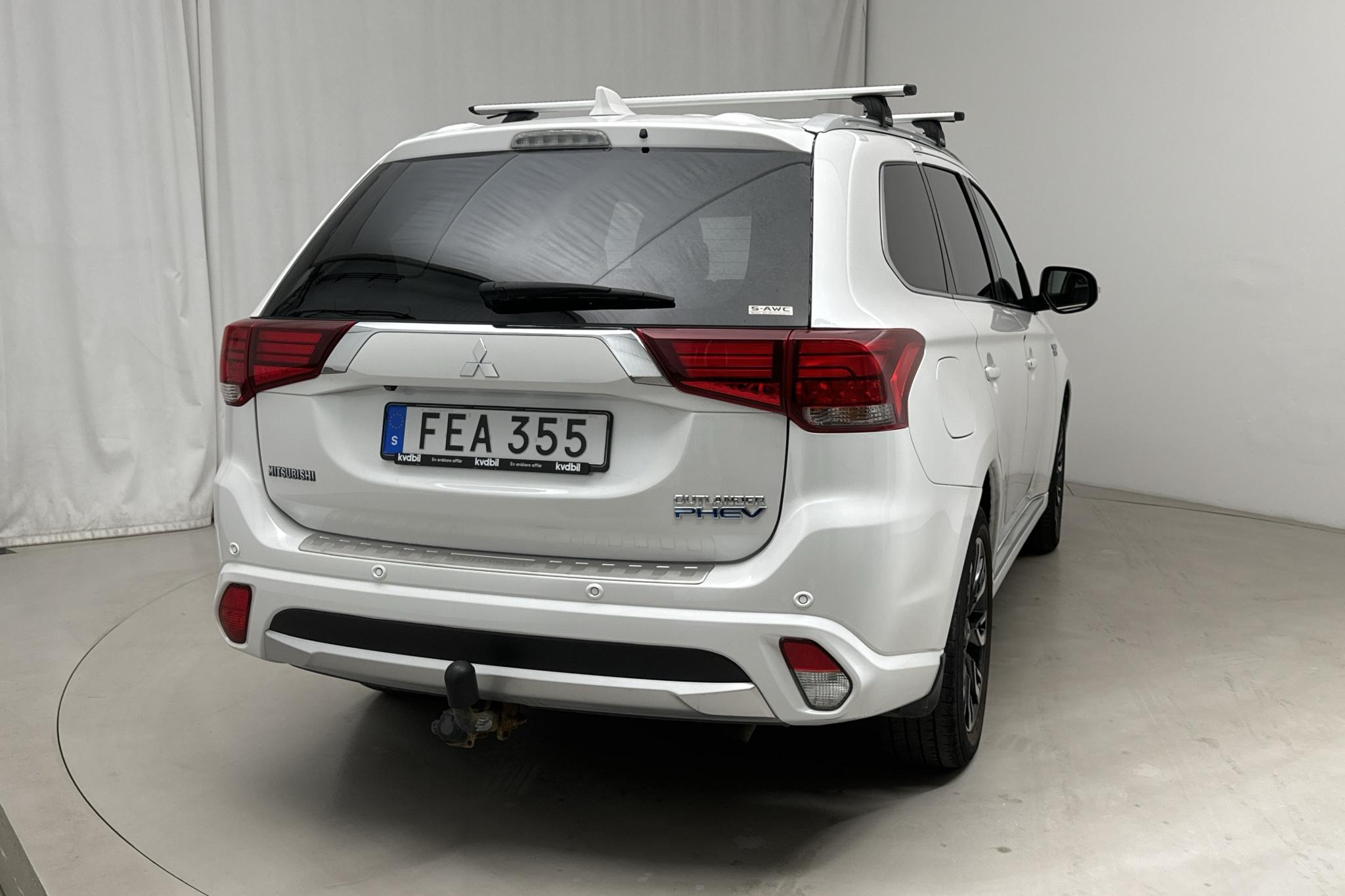 Mitsubishi Outlander 2.0 Plug-in Hybrid 4WD (121hk) - 112 120 km - Automaatne - valge - 2018