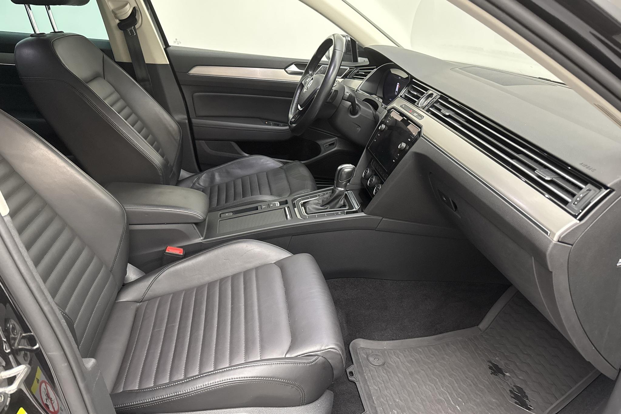 VW Passat 2.0 TDI Sportscombi (190hk) - 212 850 km - Automaattinen - musta - 2019