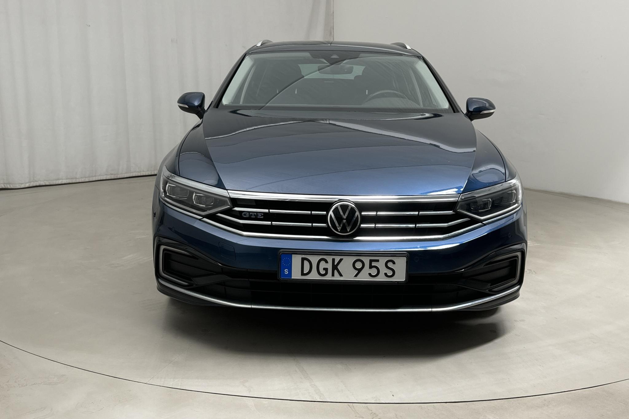 VW Passat 1.4 GTE Sportscombi (218hk) - 56 680 km - Automatyczna - niebieski - 2021