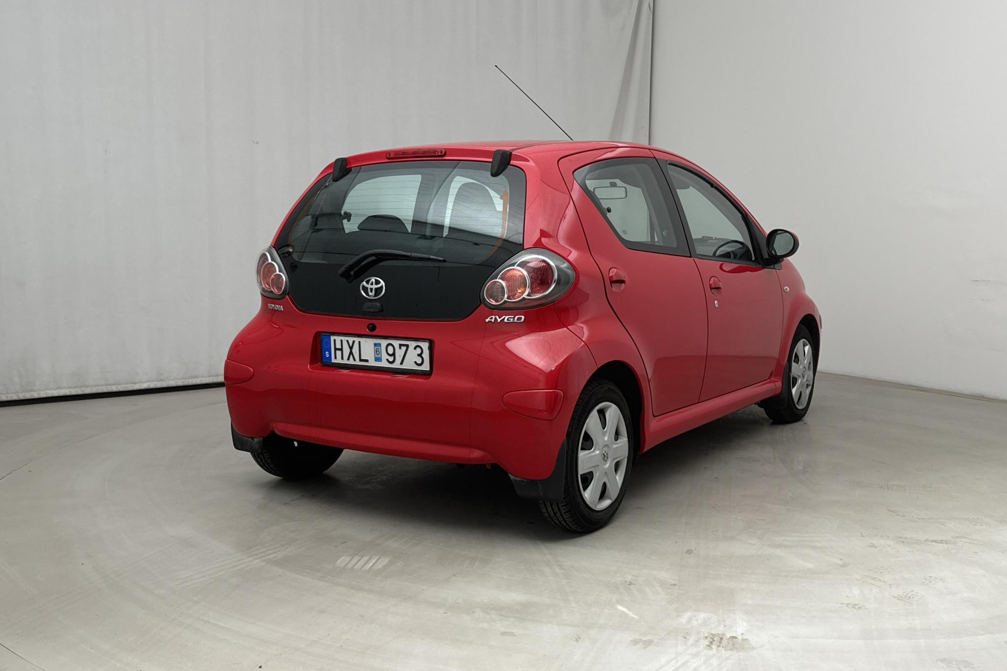 Toyota Aygo 1.0 VVT-i 5dr (68hk) - 80 380 km - Käsitsi - punane - 2009