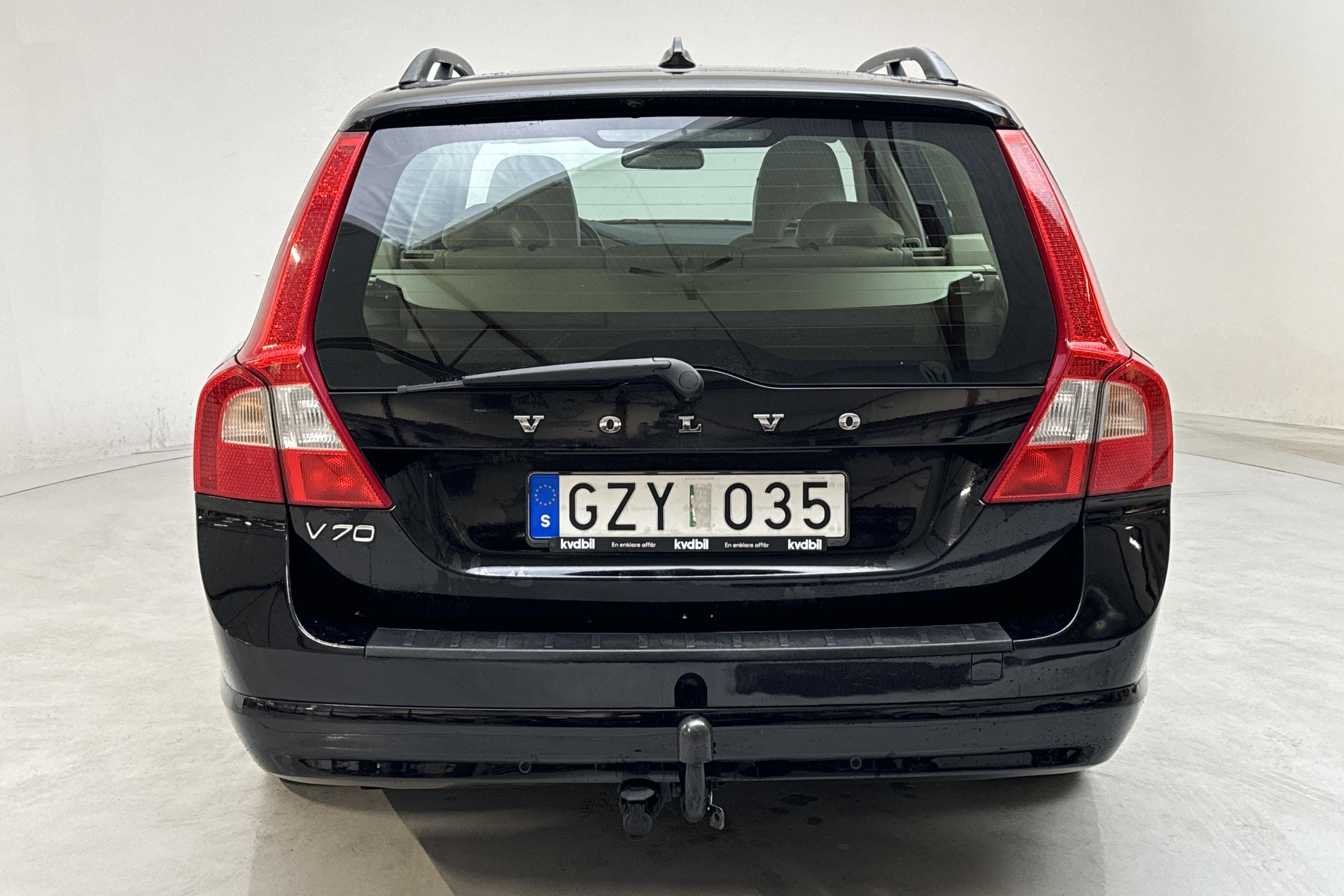 Volvo V70 II 2.0F (145hk) - 23 455 mil - Manuell - svart - 2008