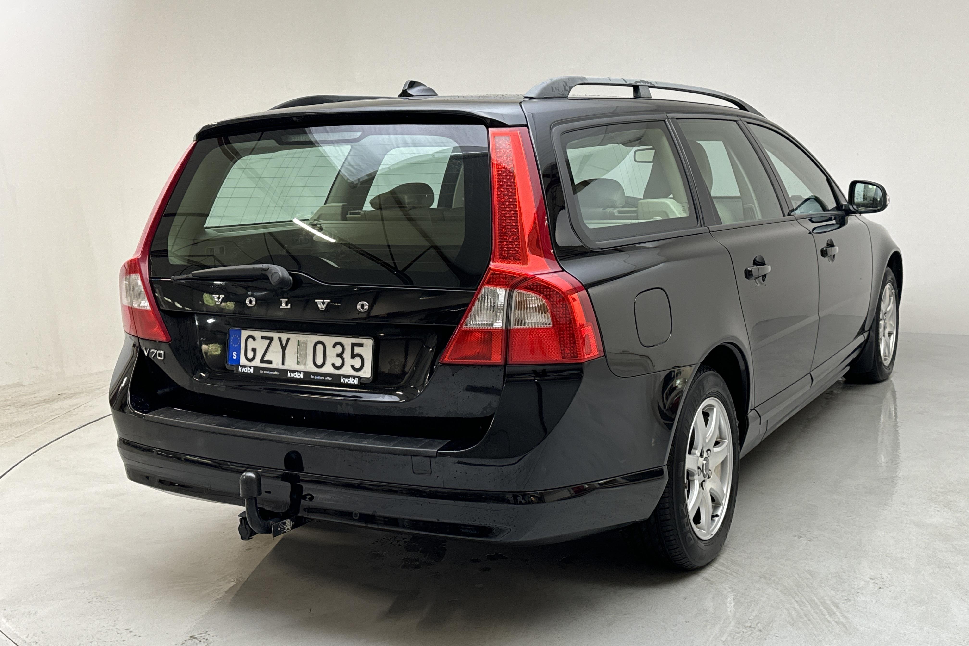 Volvo V70 II 2.0F (145hk) - 234 550 km - Käsitsi - must - 2008