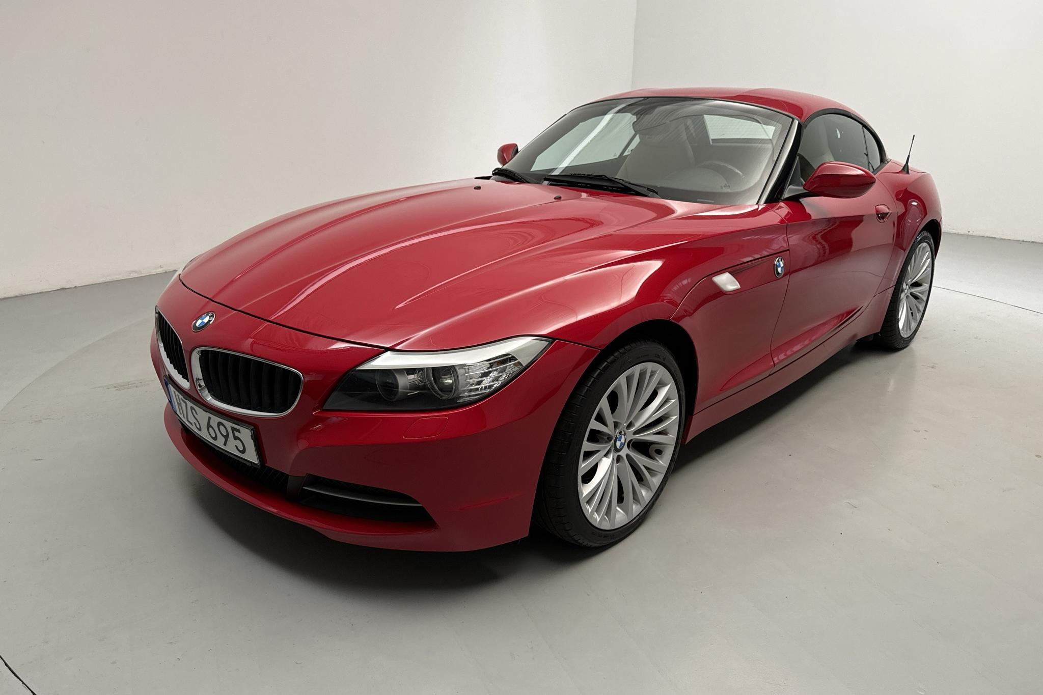 BMW Z4 sDrive 23i Roadster (204hk) - 144 410 km - Manuaalinen - punainen - 2010