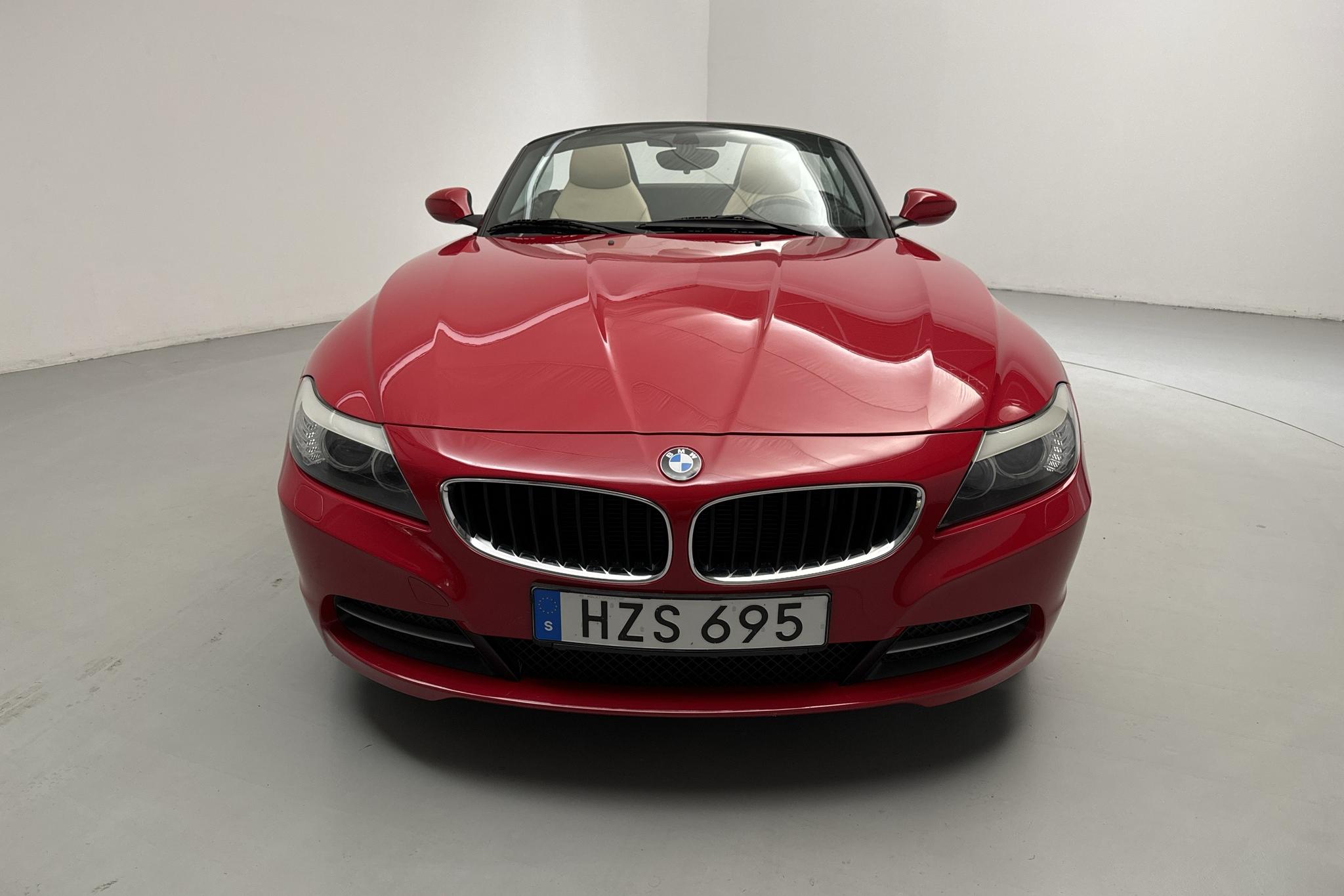 BMW Z4 sDrive 23i Roadster (204hk) - 14 441 mil - Manuell - röd - 2010