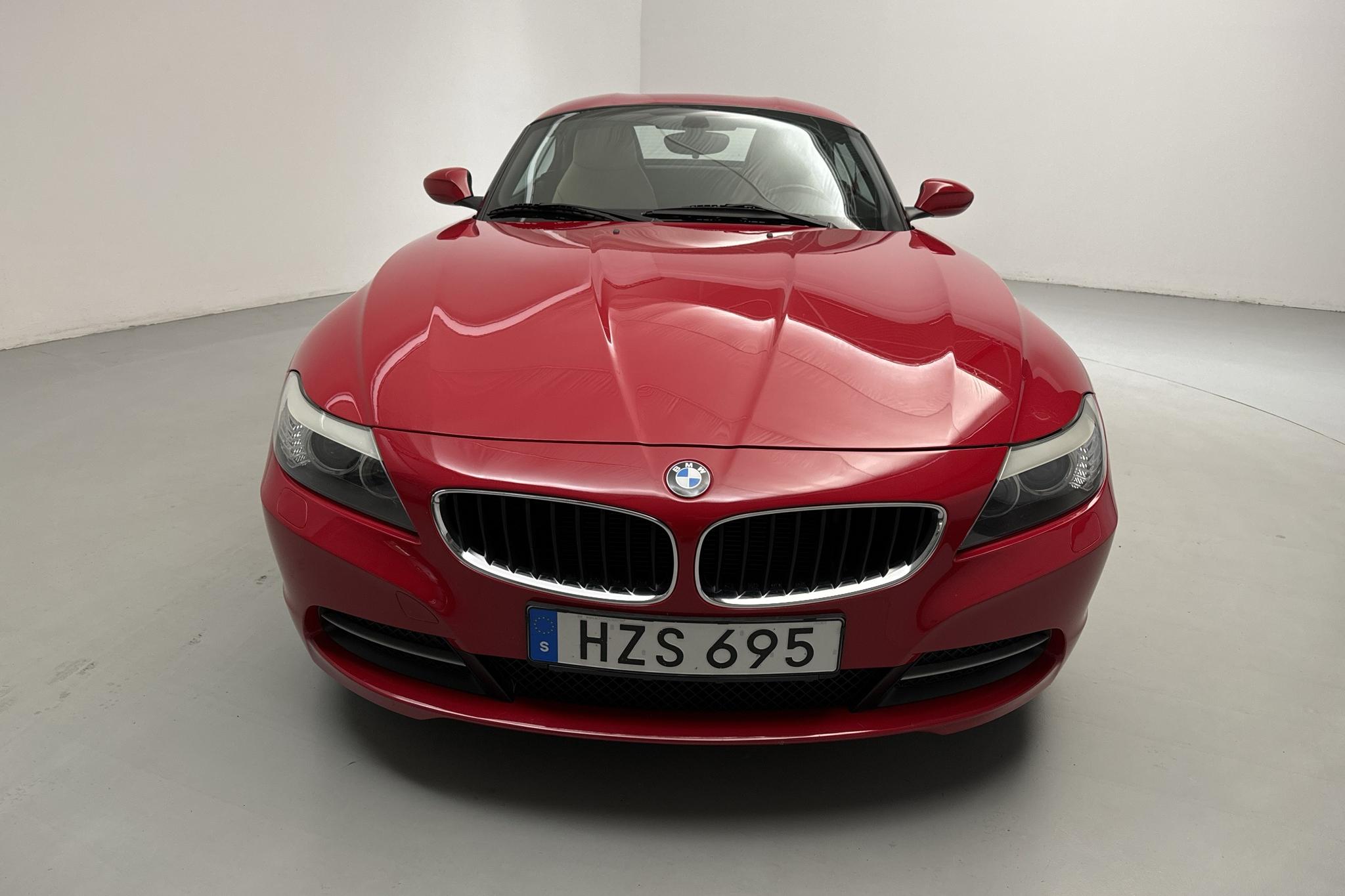 BMW Z4 sDrive 23i Roadster (204hk) - 144 410 km - Manuaalinen - punainen - 2010