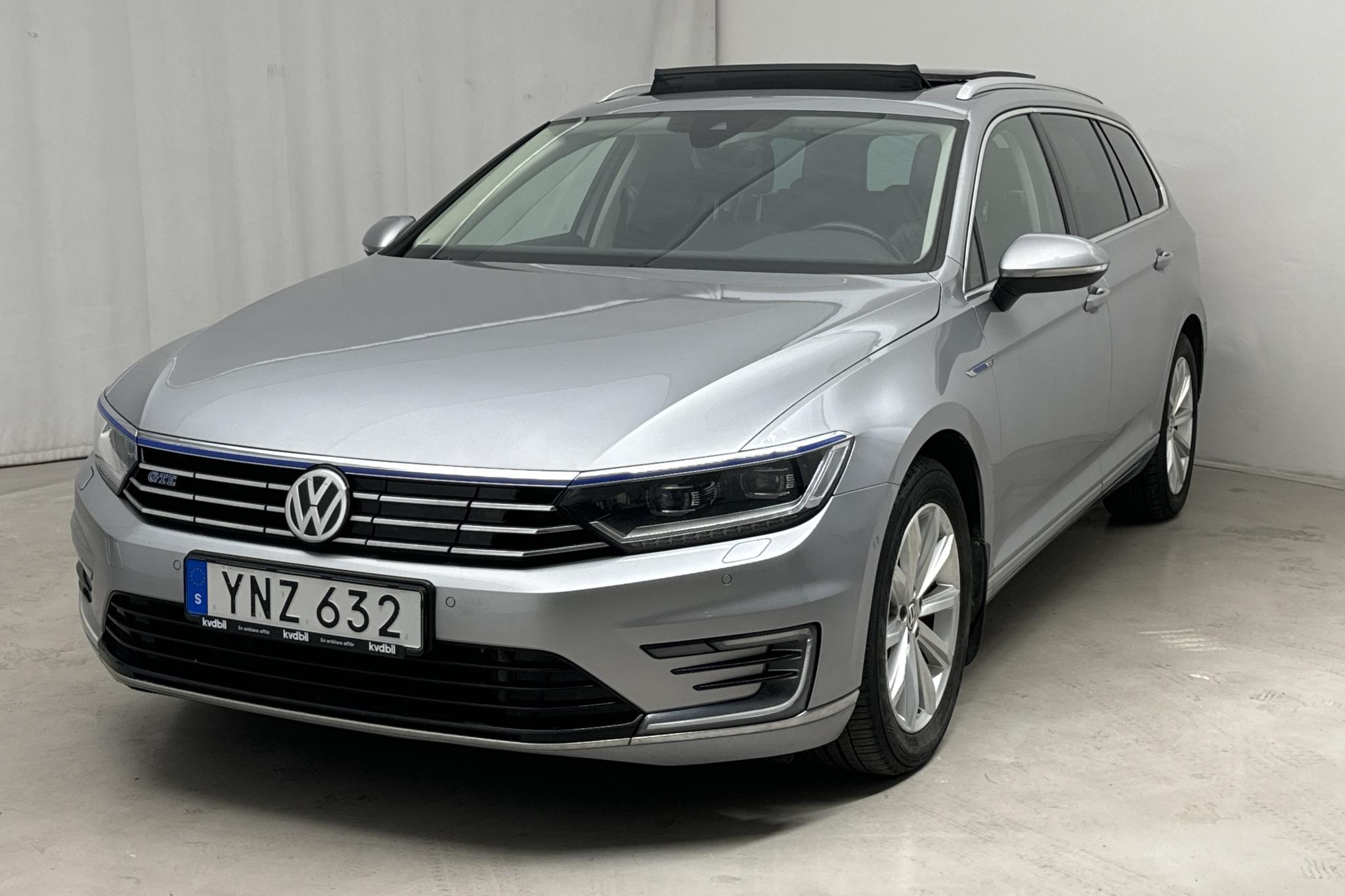 VW Passat 1.4 Plug-in-Hybrid Sportscombi (218hk) - 14 510 mil - Automat - silver - 2018