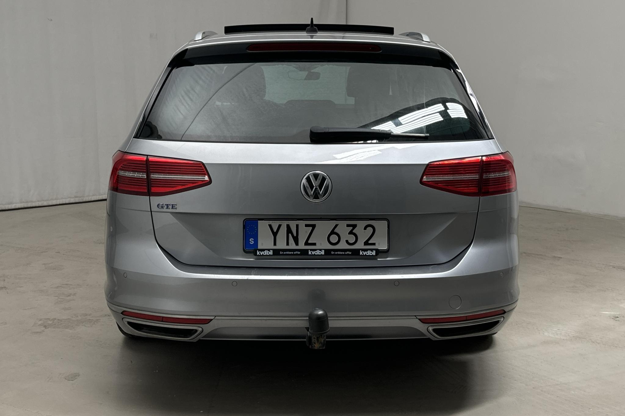 VW Passat 1.4 Plug-in-Hybrid Sportscombi (218hk) - 14 510 mil - Automat - silver - 2018