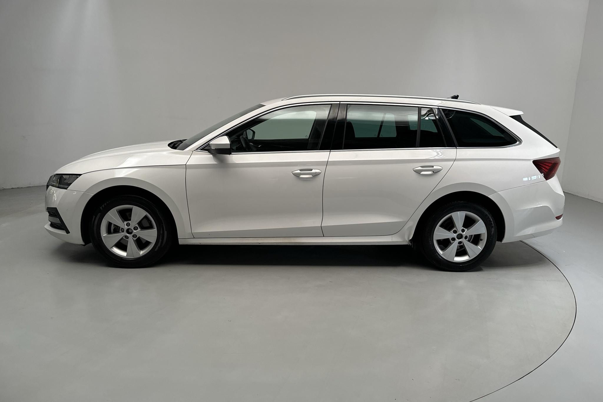 Skoda Octavia 2.0 TDI Combi (115hk) - 156 240 km - Automatyczna - biały - 2022