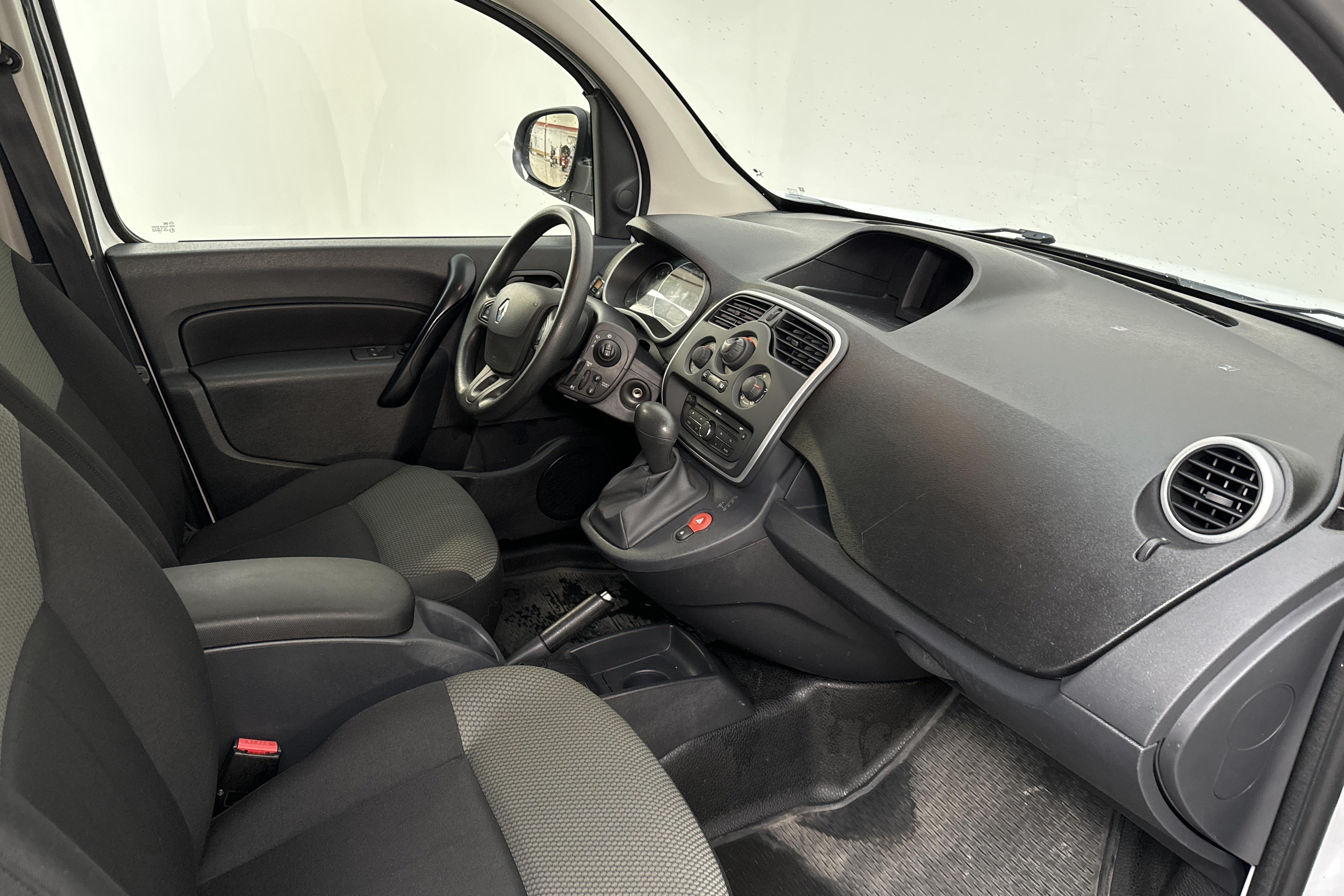 Renault Kangoo 1.5 dCi Maxi skåp (90hk) - 33 750 km - Automatyczna - biały - 2018