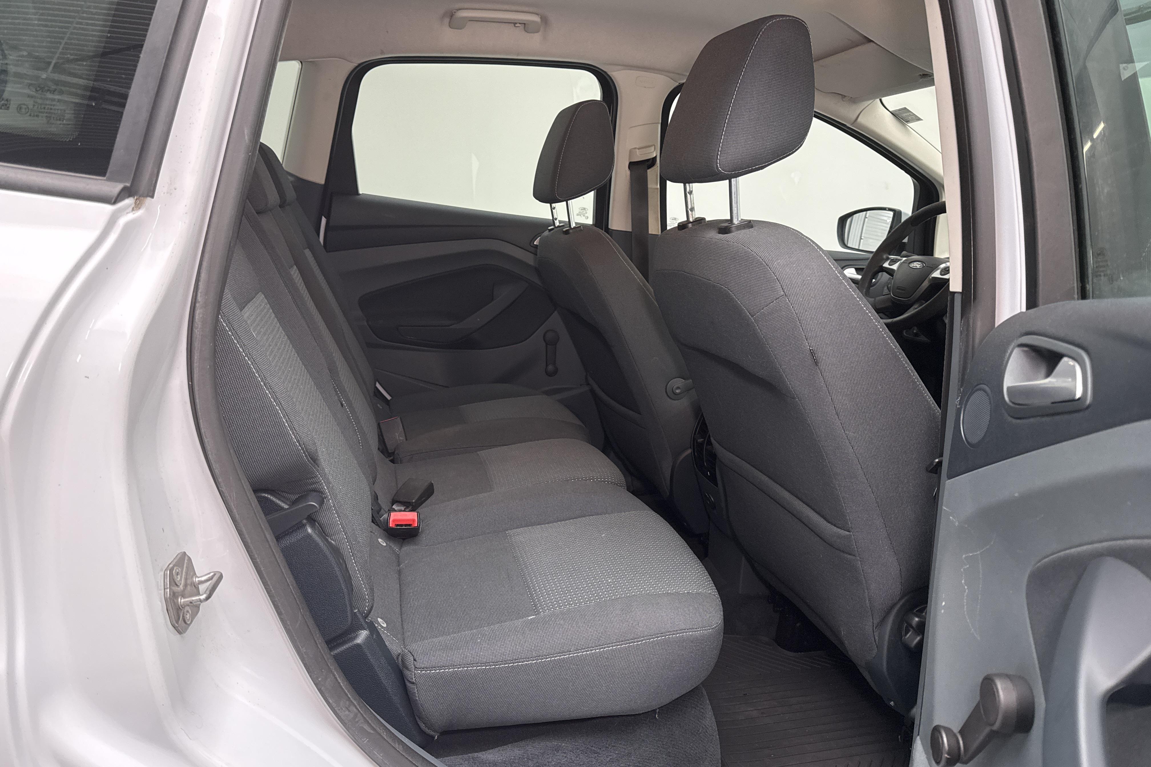 Ford C-MAX 1.6 TDCi (115hk) - 121 140 km - Manuaalinen - valkoinen - 2013