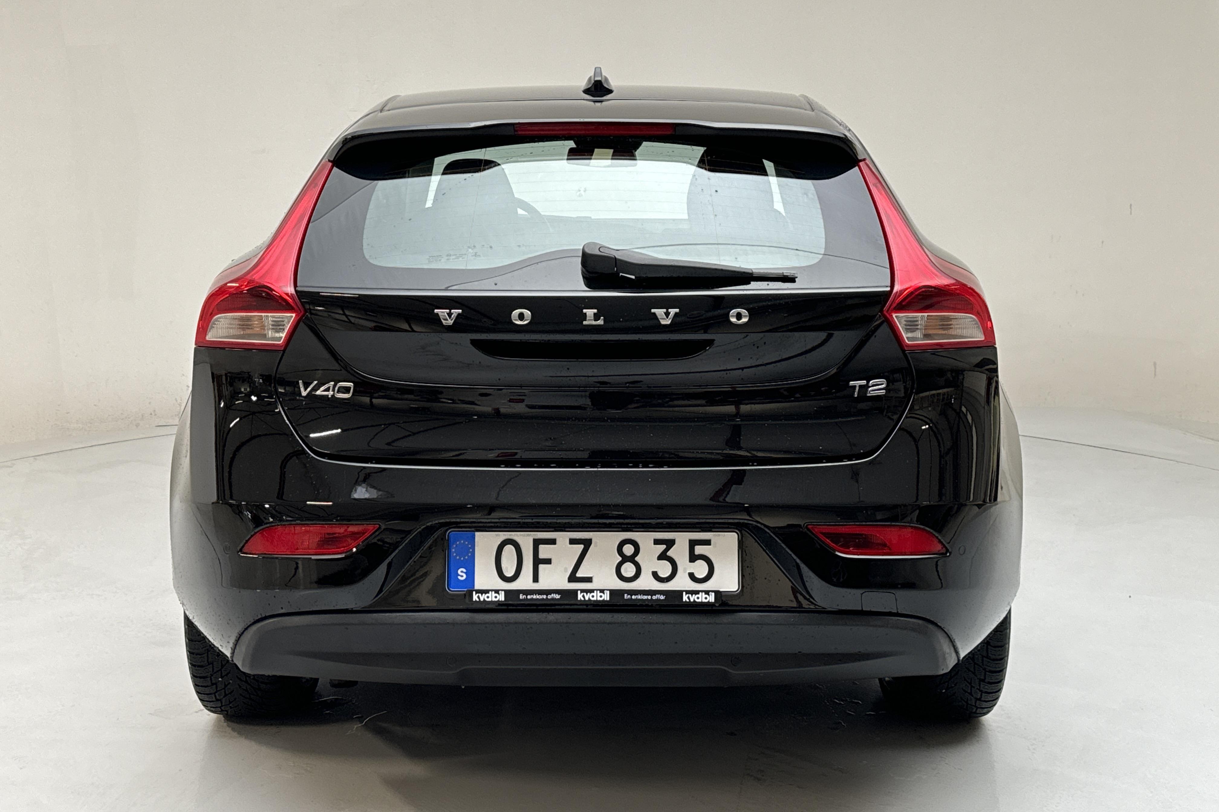 Volvo V40 T2 (122hk) - 95 440 km - Manual - black - 2017