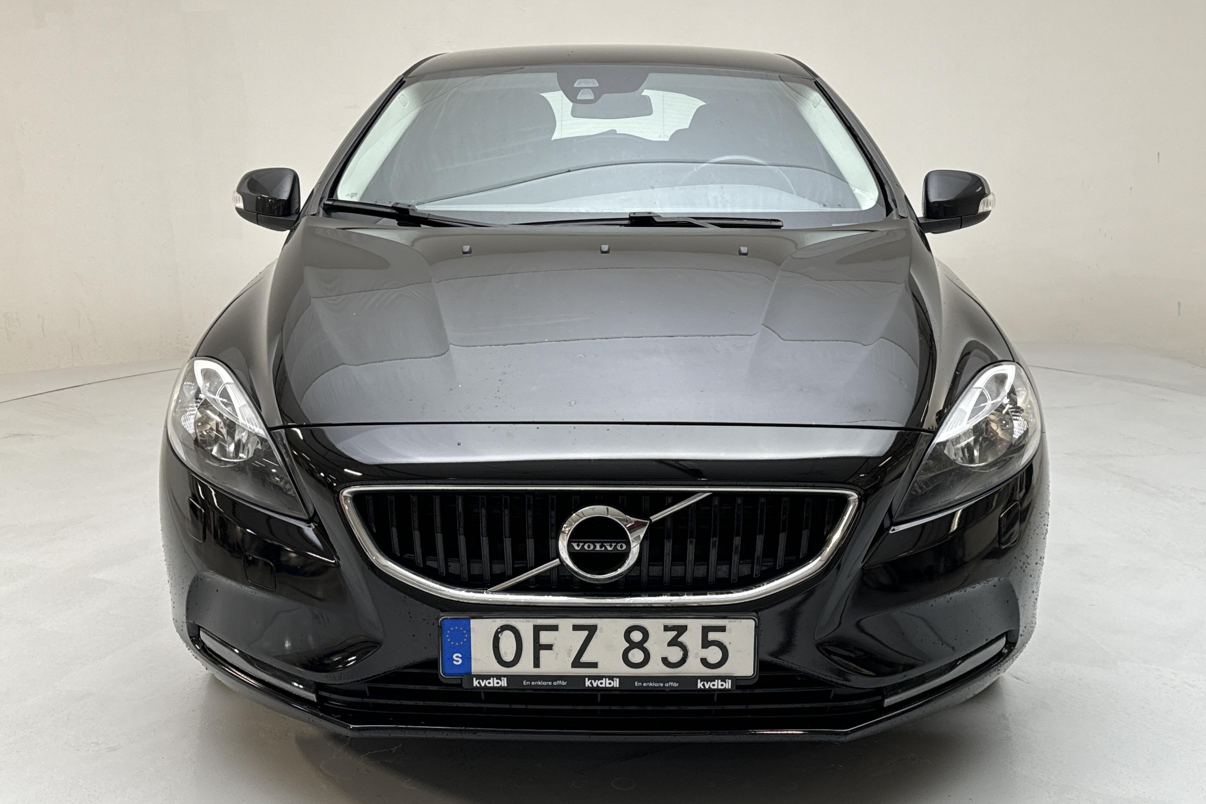 Volvo V40 T2 (122hk) - 95 440 km - Käsitsi - must - 2017