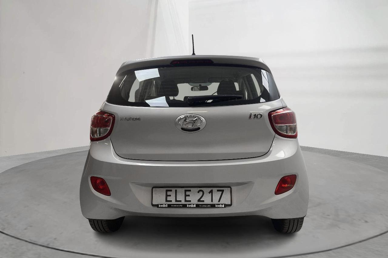 Hyundai i10 1.0 (66hk) - 21 480 km - Käsitsi - hõbe - 2015