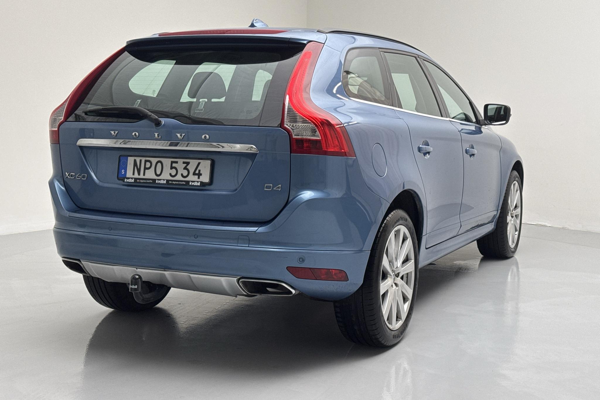 Volvo XC60 D4 2WD (181hk) - 18 521 mil - Automat - blå - 2015