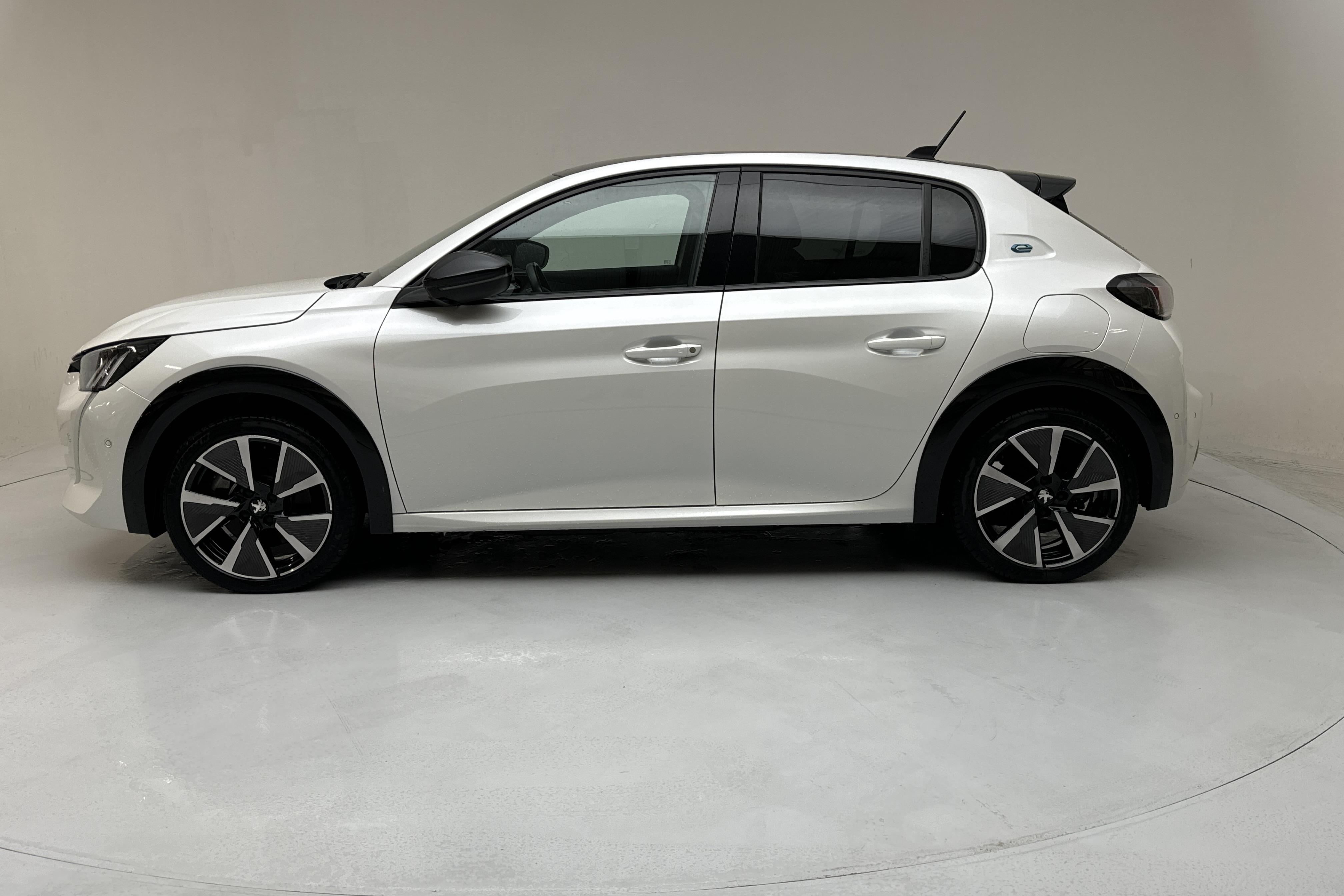 Peugeot e-208 50 kWh 5dr (136hk) - 34 920 km - Automaatne - valge - 2022