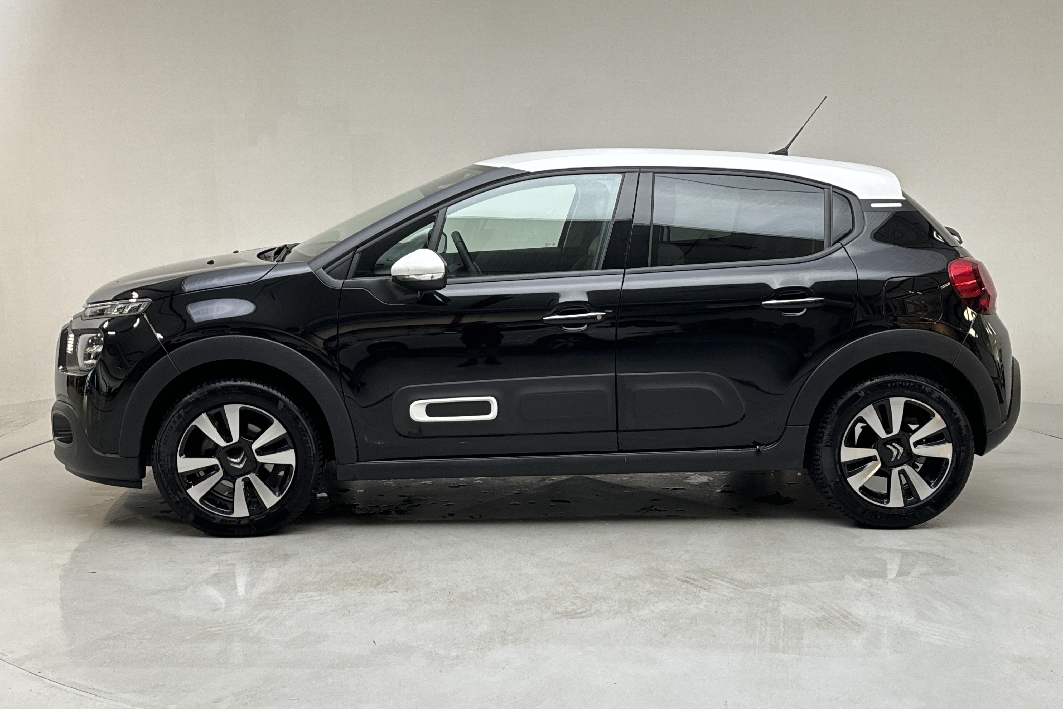 Citroen C3 PureTech (110hk) - 13 000 km - Automatic - black - 2023