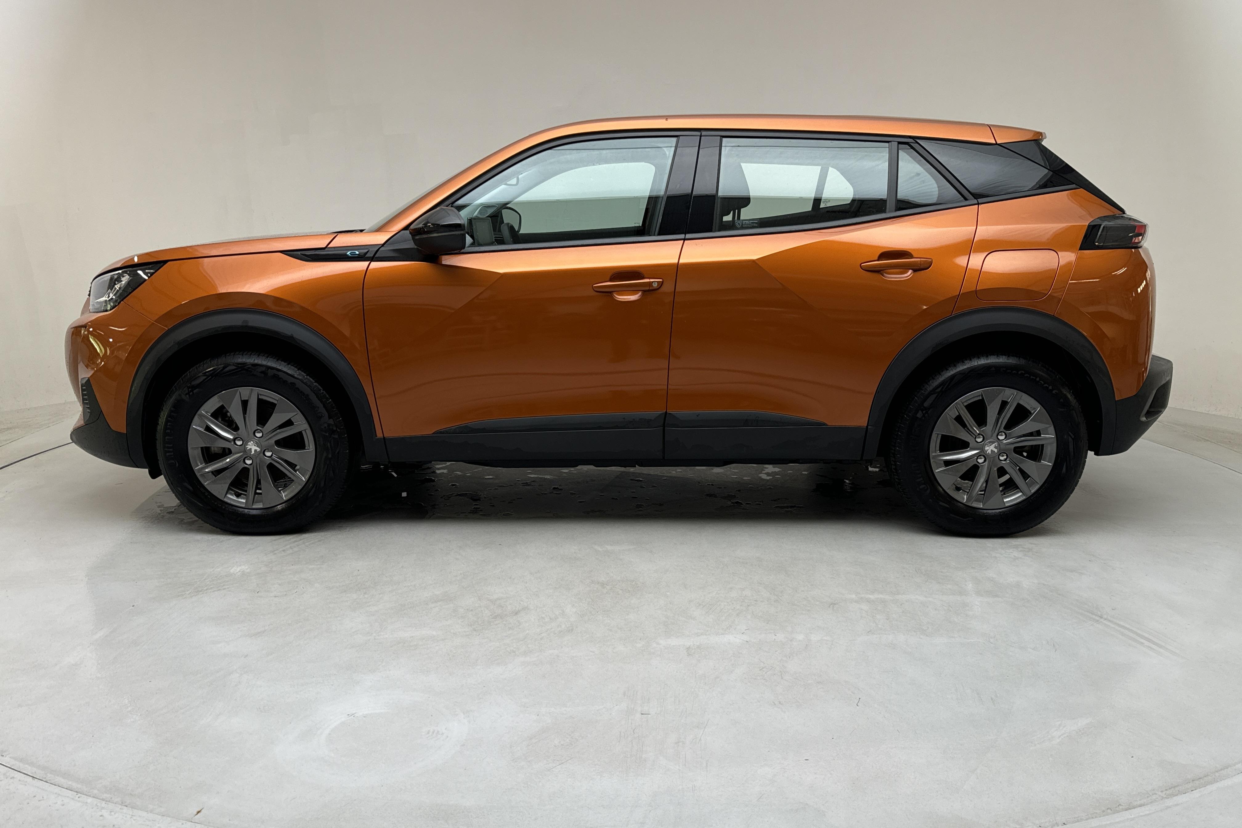 Peugeot e-2008 50 kWh (136hk) - 20 120 km - Automatic - orange - 2022