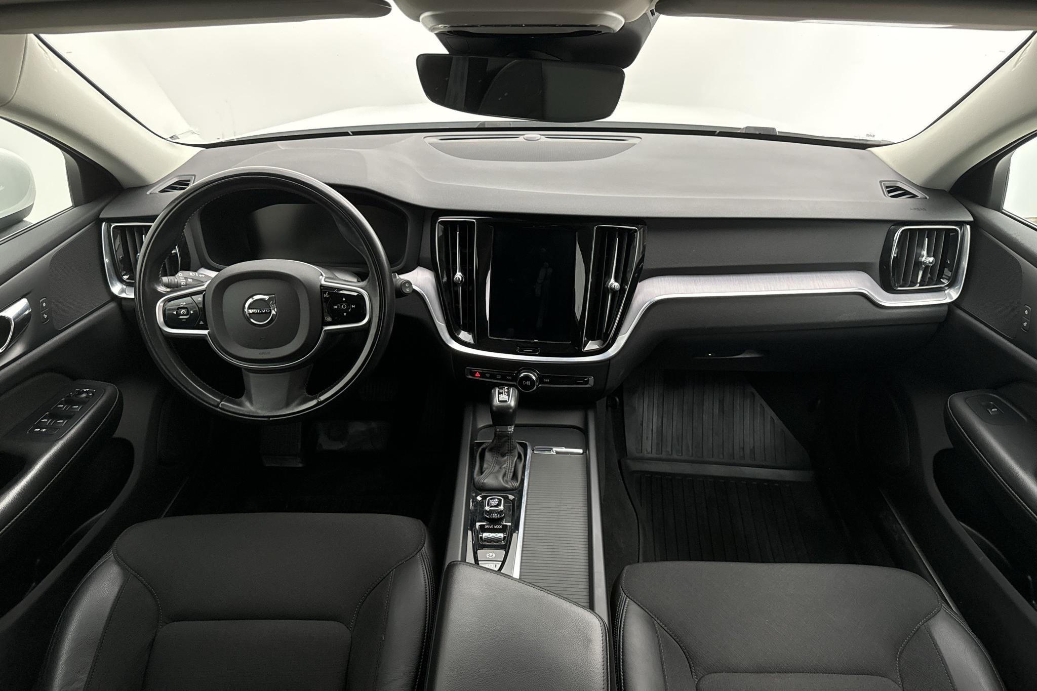 Volvo V60 D3 (150hk) - 128 660 km - Automatyczna - biały - 2020