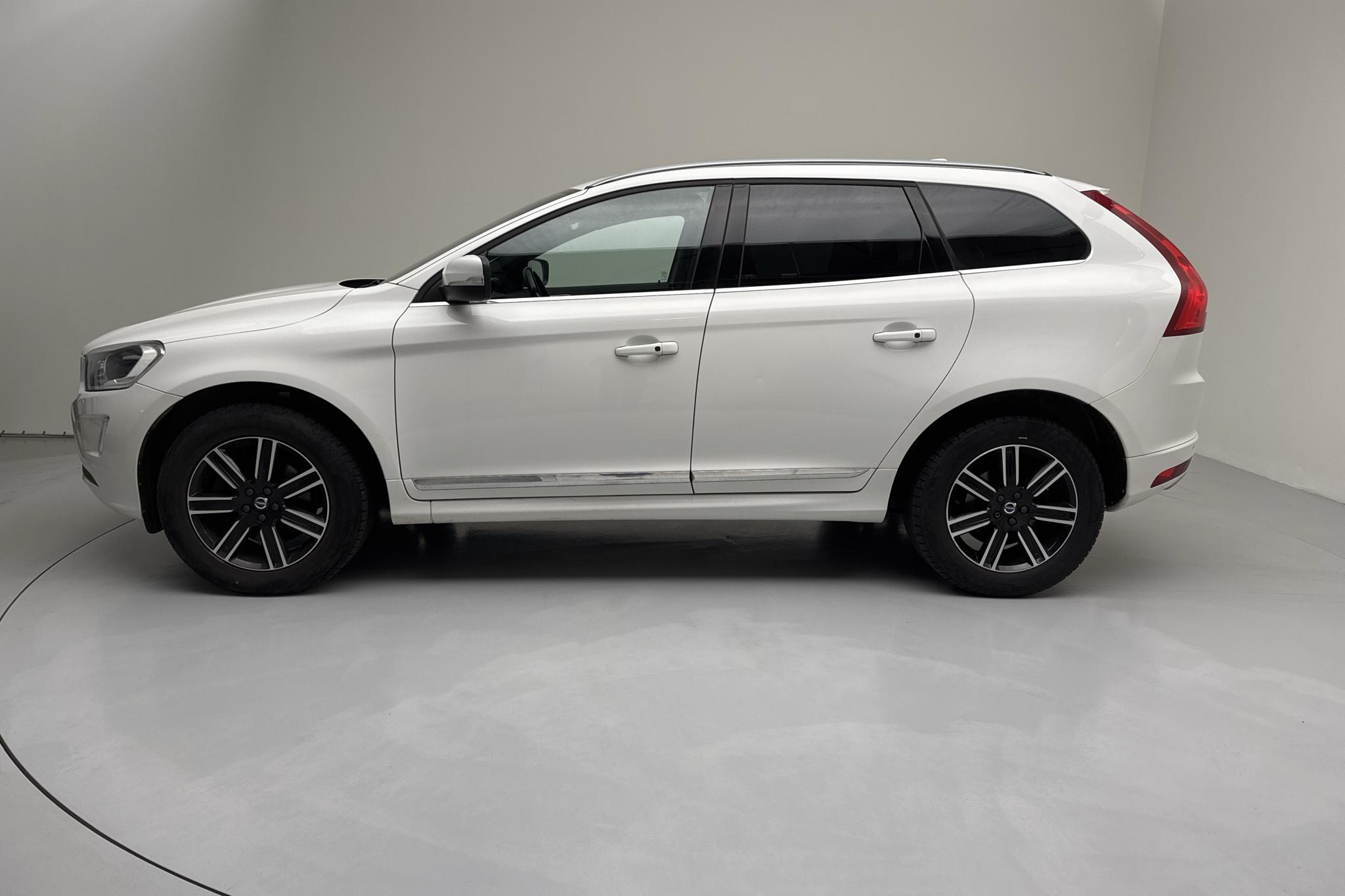 Volvo XC60 D4 AWD (190hk) - 182 500 km - Automatyczna - biały - 2017