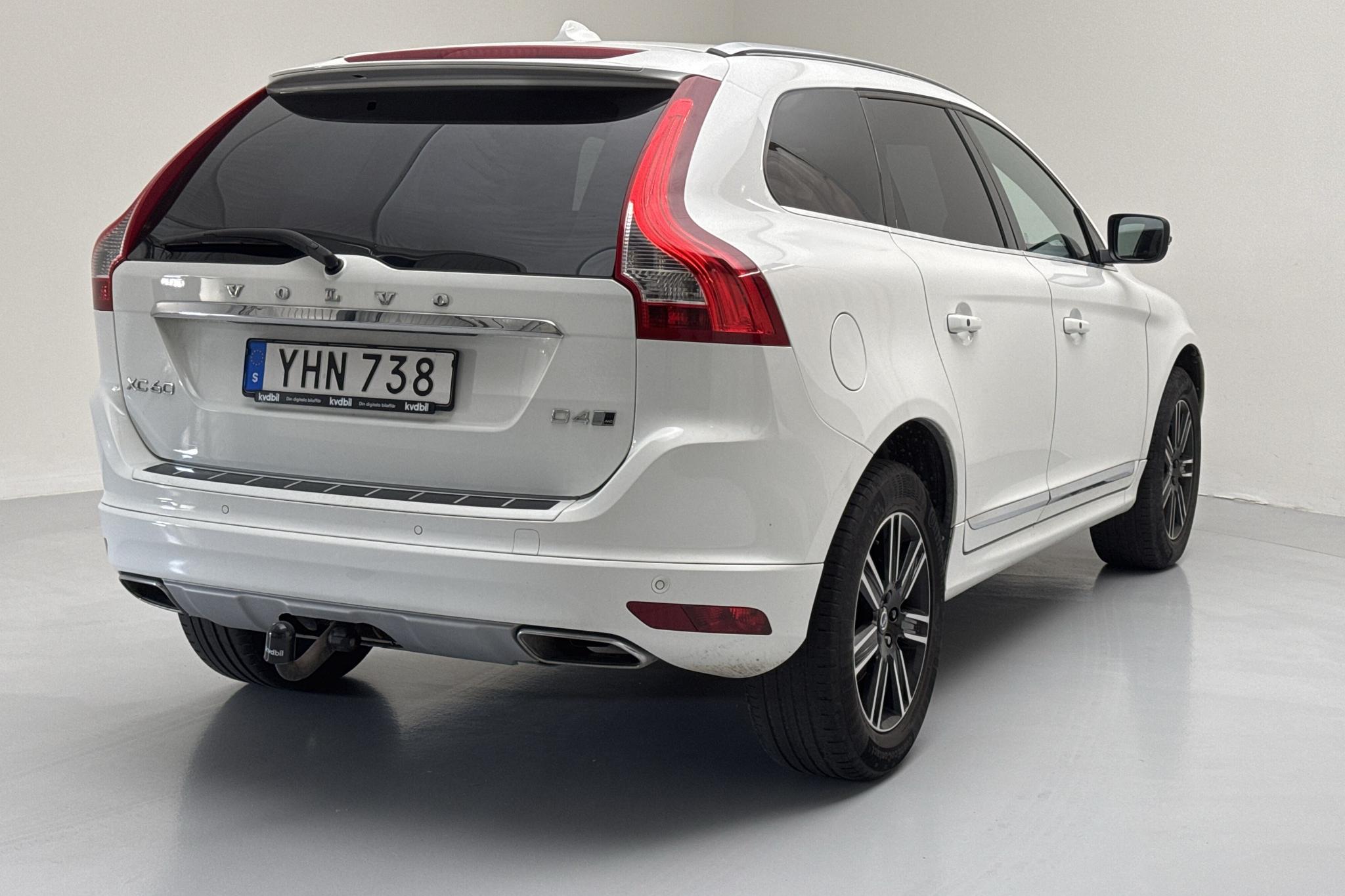 Volvo XC60 D4 AWD (190hk) - 182 500 km - Automatyczna - biały - 2017